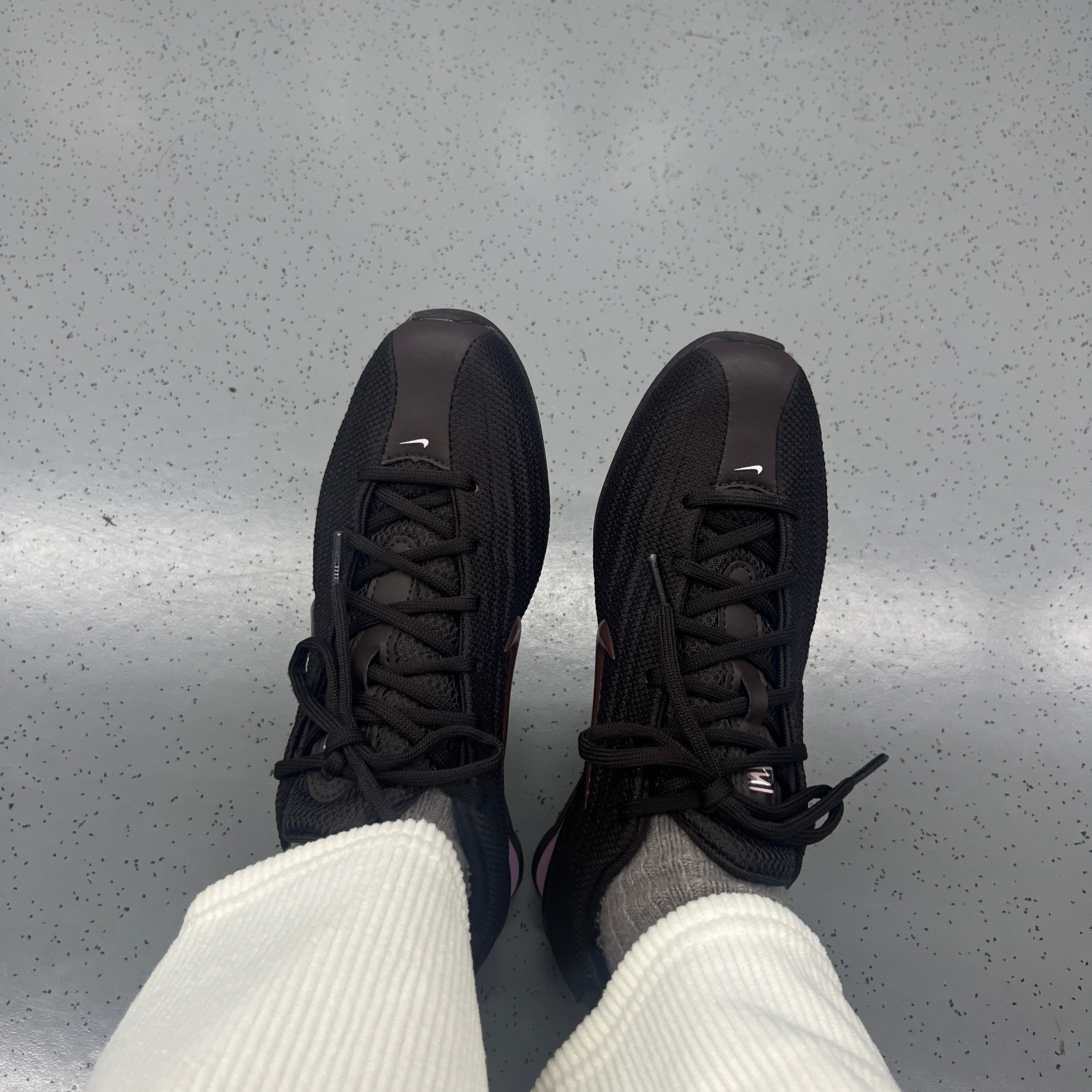 (W) Nike Shox Z Velvet Brown Light Chocolate 착용 스타일 - 3