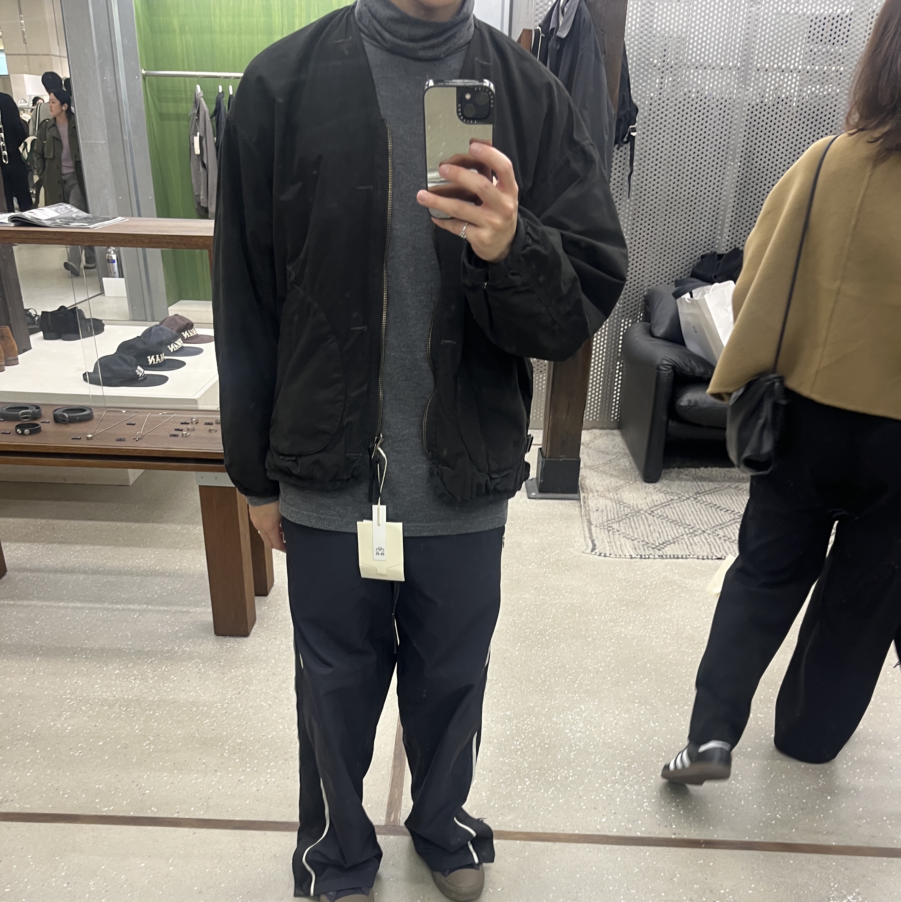 Polyteru Reversible Liner Jacket Black + Charcoal 착용 스타일