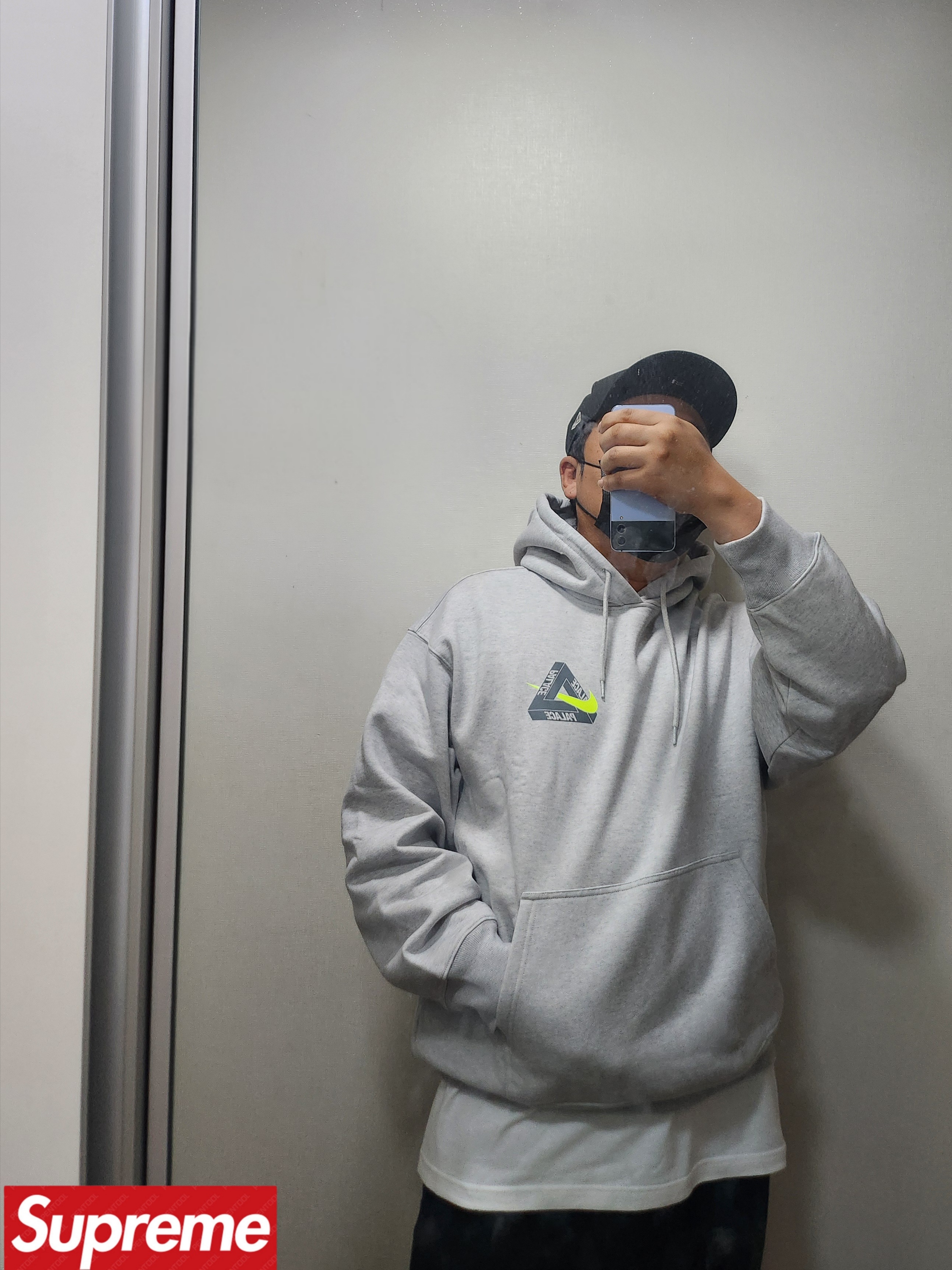 Palace x Nike Tri Swoosh Hood Grey Marl - 25FW 착용 스타일 - 1