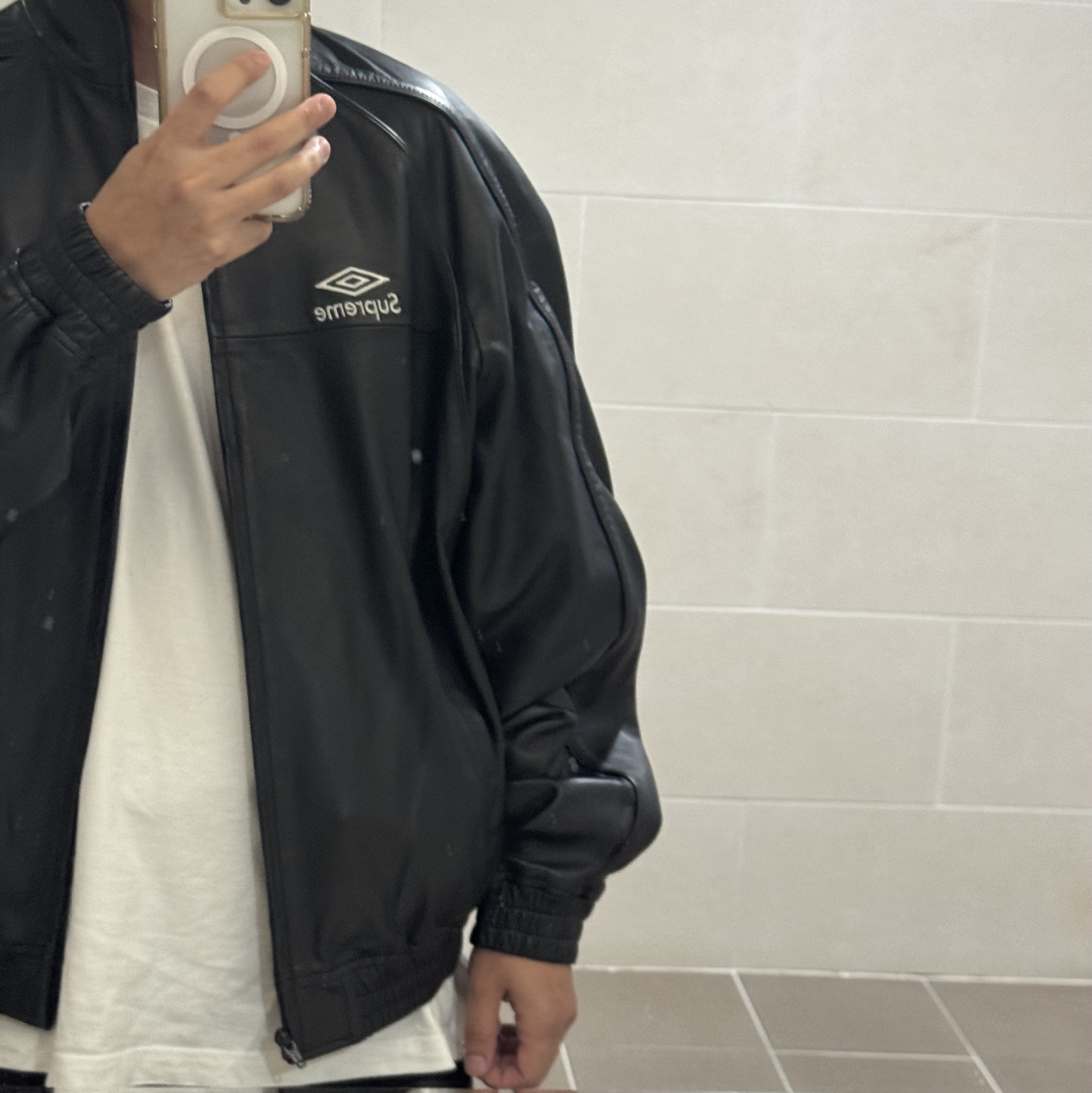 Supreme x Umbro Leather Track Jacket Black - 25FW 착용 스타일 - 5