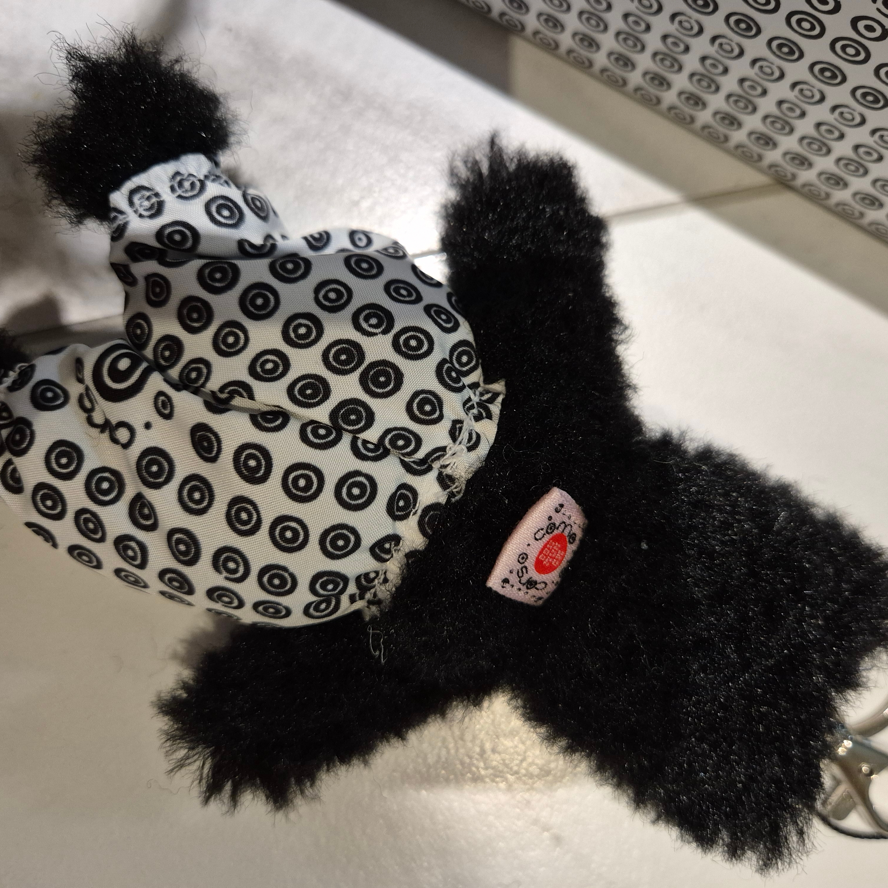 Monamhee x 10 Corso Como Bianco Keyring Black 착용 스타일 - 2