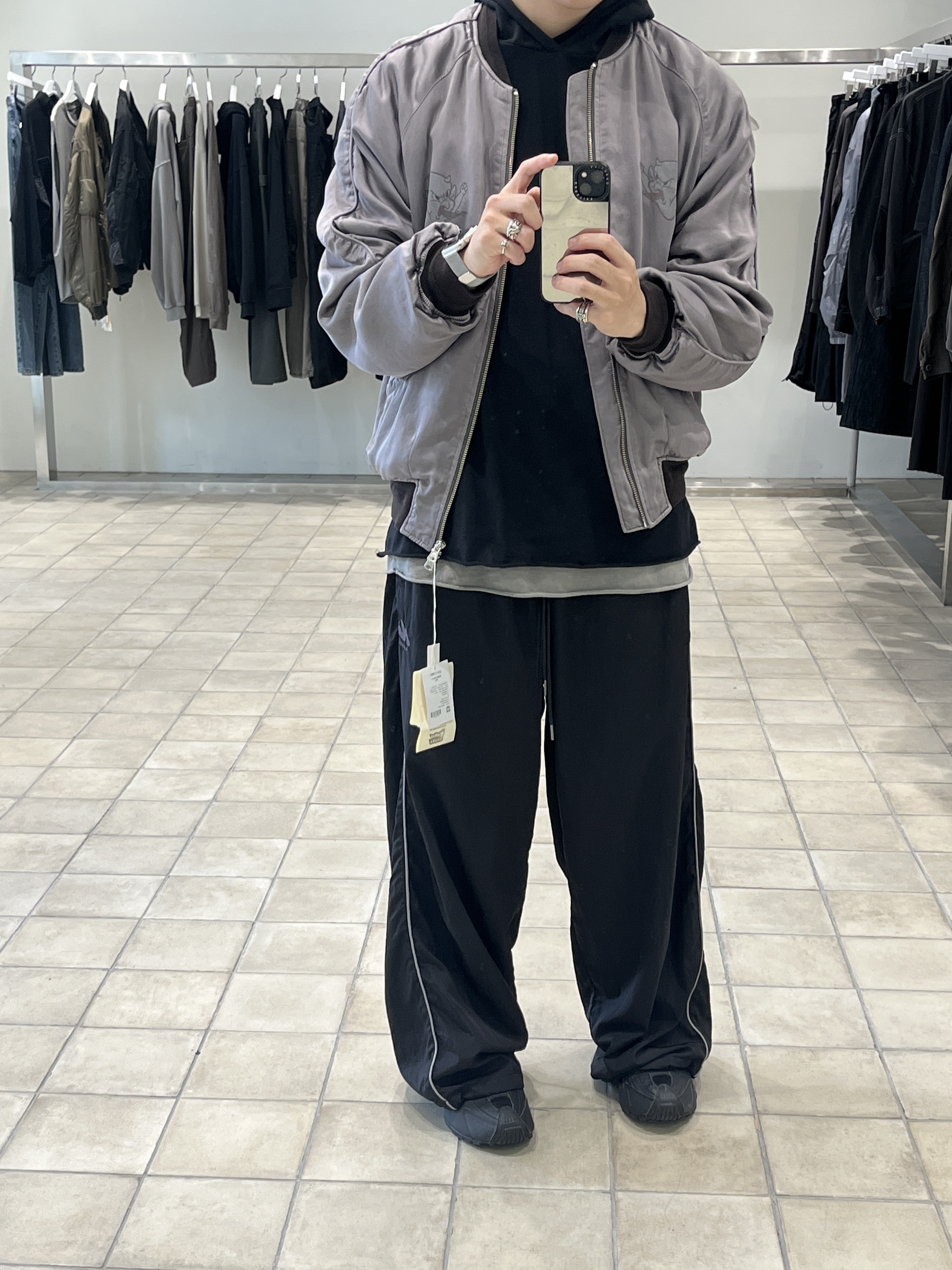 Polyteru Human Index Human Sleeveless Gray Beige 착용 스타일
