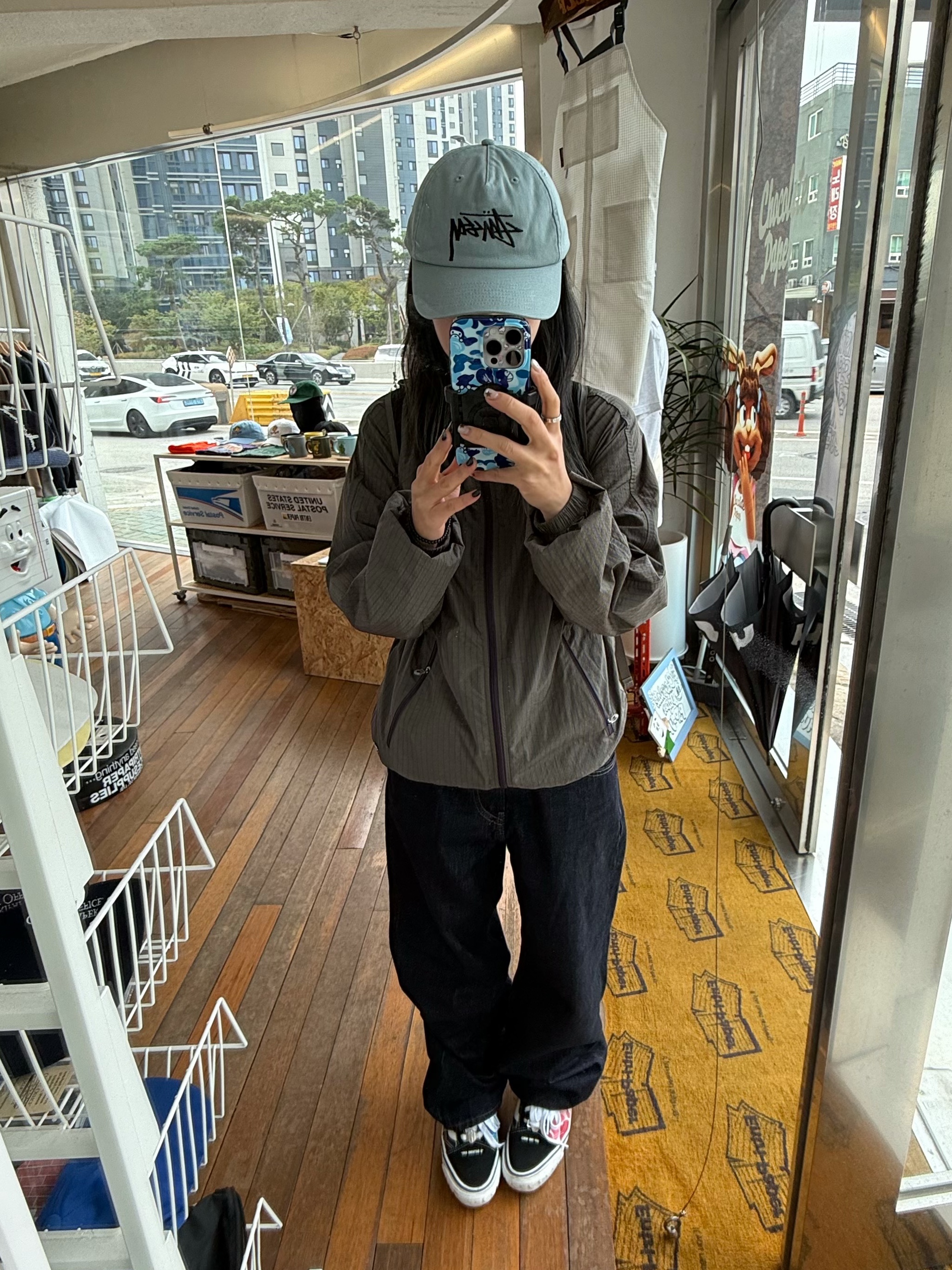 Stussy Mid-Depth Big Stock Snapback Sea Water, BAPE ABC Milo Camo iPhone 16 Pro Max Case Blue 착용 스타일