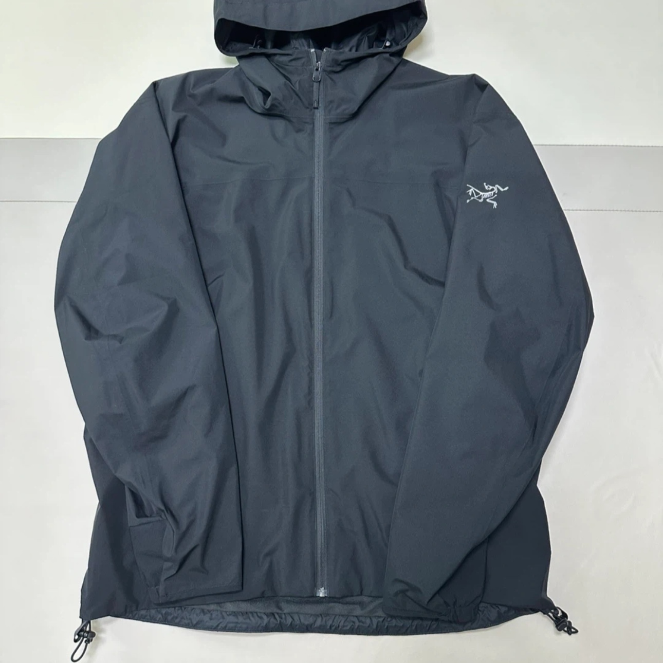 Arc'teryx Solano Hoody Black 착용 스타일