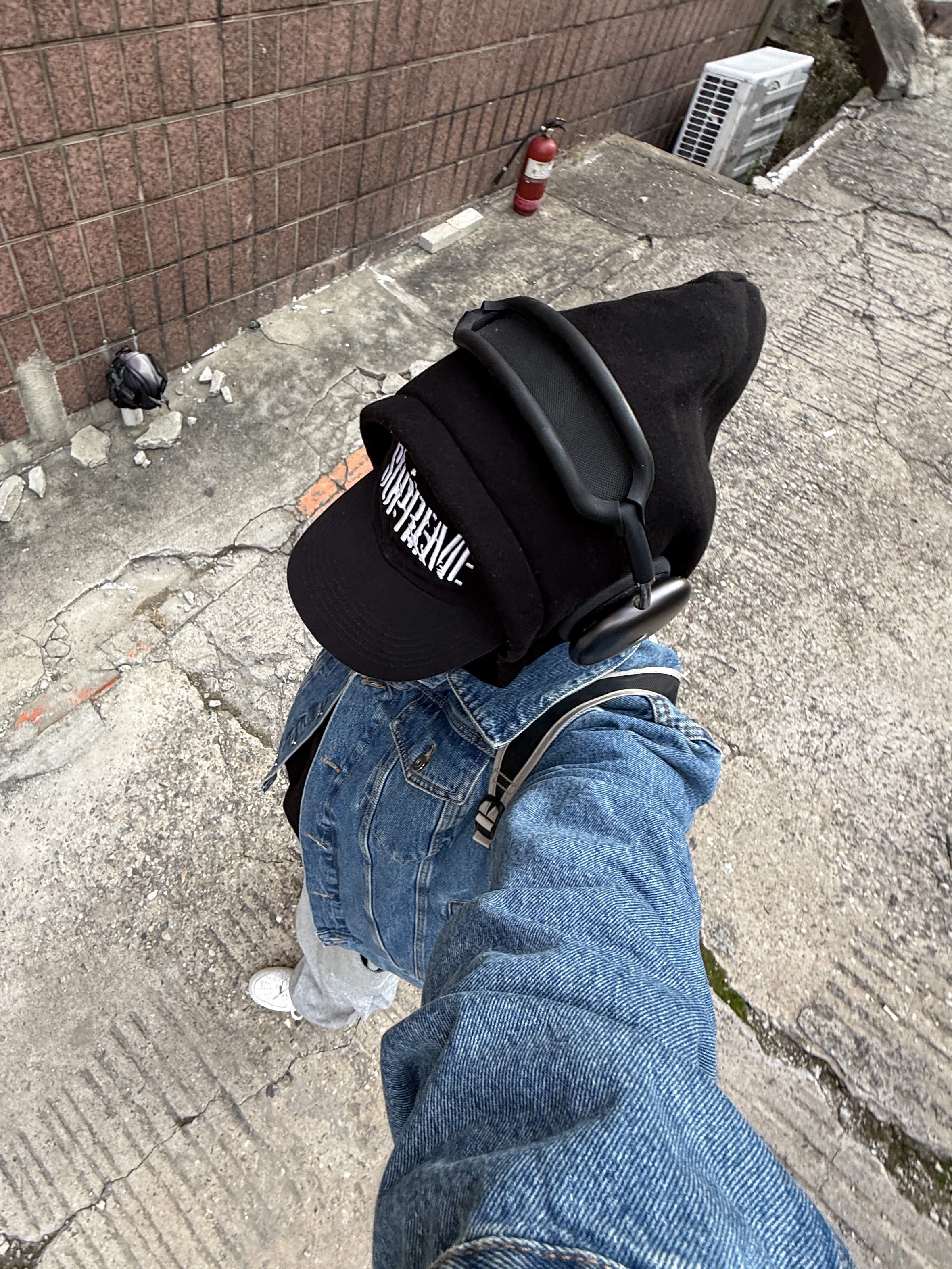 Nike x Supreme Air Force 1 Low White, IAB Studio Hoodie Black 착용 스타일 - 8