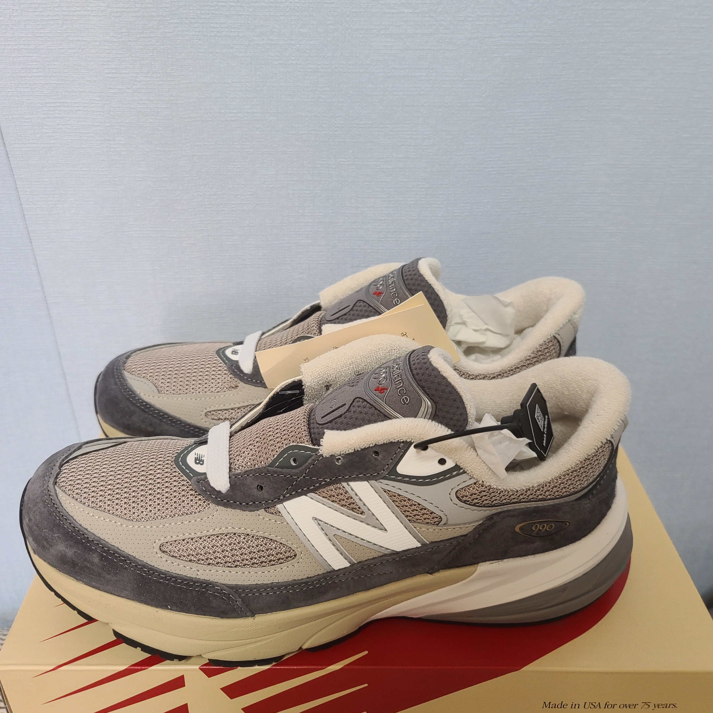 New Balance 990v6 Made in USA Castlerock Moonrock 착용 스타일 - 2
