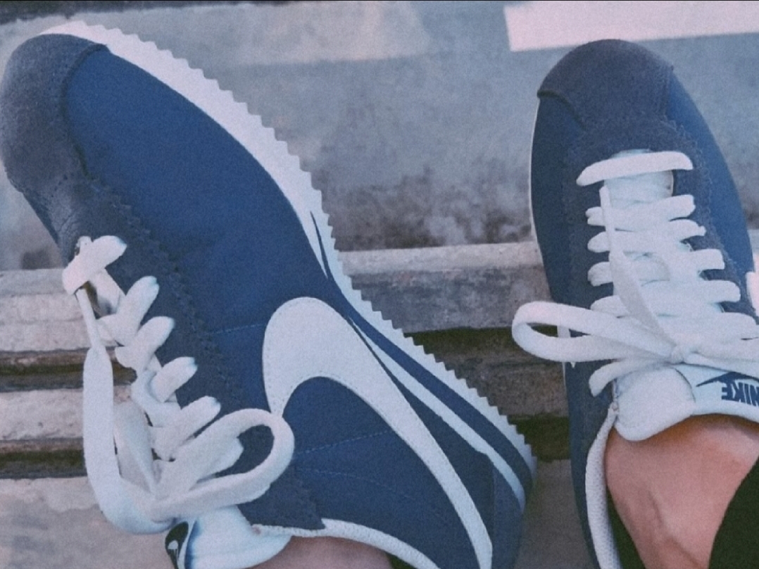Nike Cortez TXT Midnight Navy White 착용 스타일