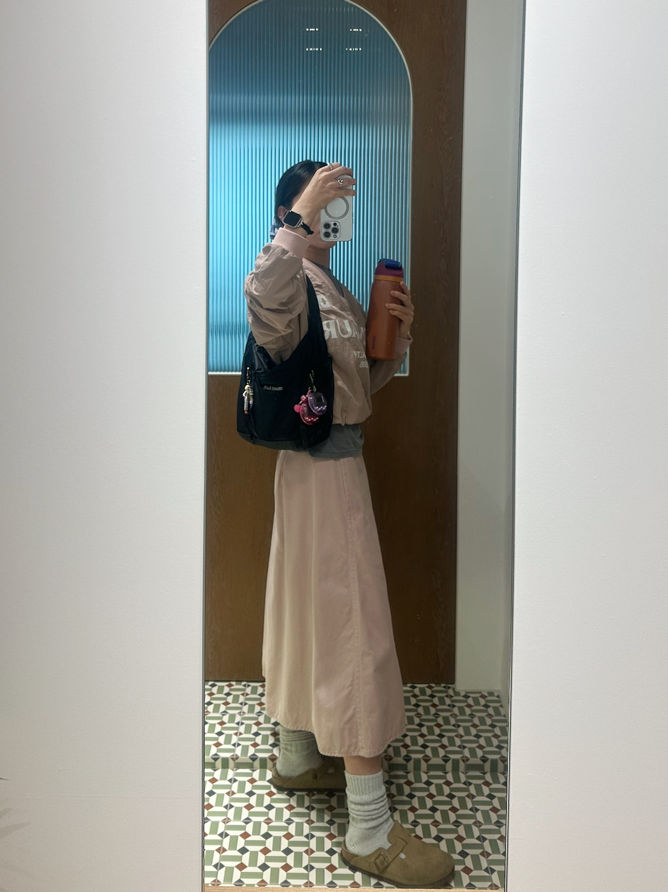 Montbell Pocketable Light Shoulder Bag Small Black, Birkenstock Boston Soft Footbed Taupe - Regular 착용 스타일 - 2