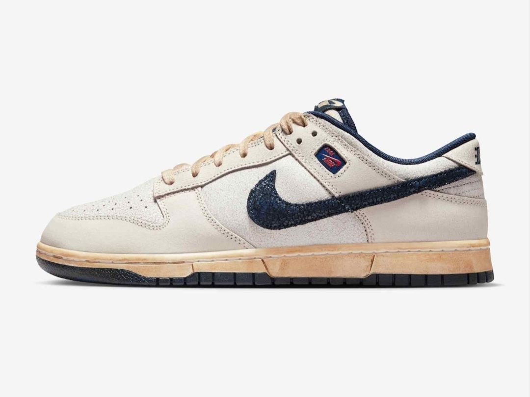 Nike x Stranger Things Dunk Low Phantom and Midnight Navy 착용 스타일 - 1