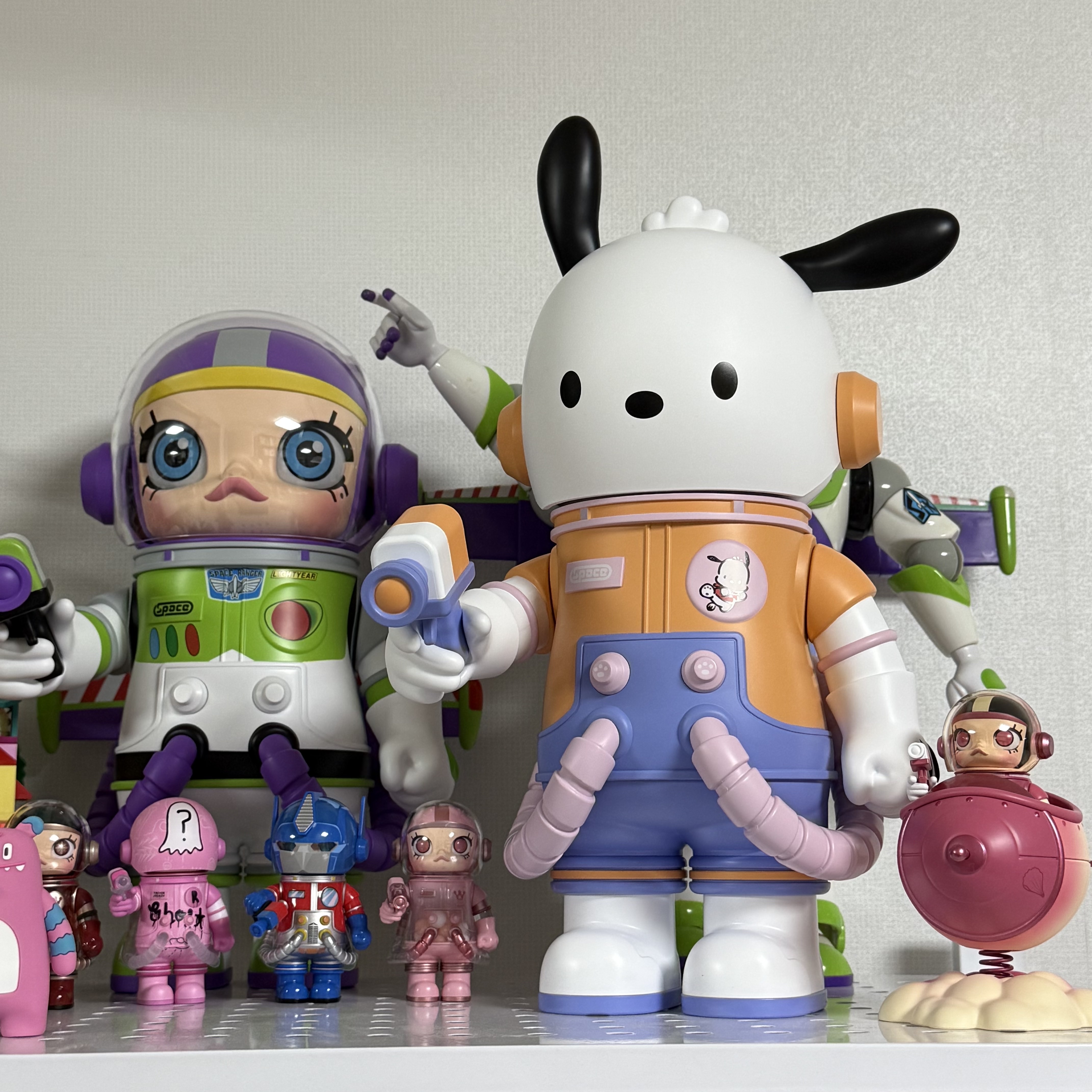 Pop Mart Mega Space Molly Sanrio Sealed Case 400% (1 Blind Box) 착용 스타일