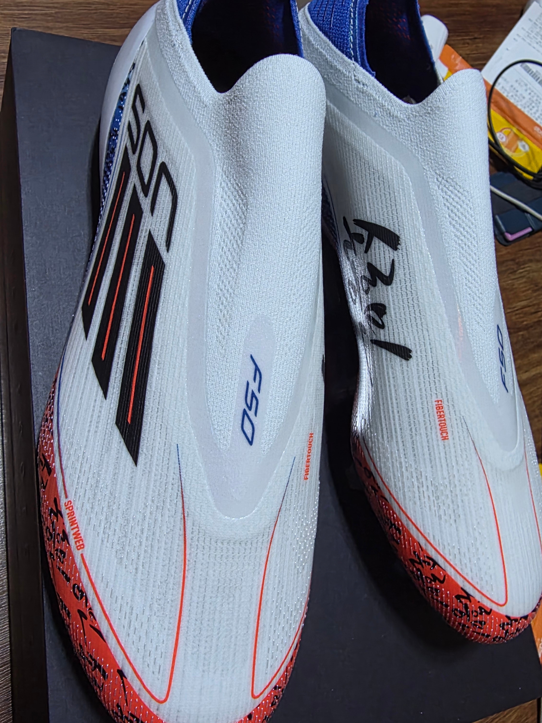 Adidas F50 Elite Son Taegeuk7 Laceless FG Cloud White Core Black 착용 스타일