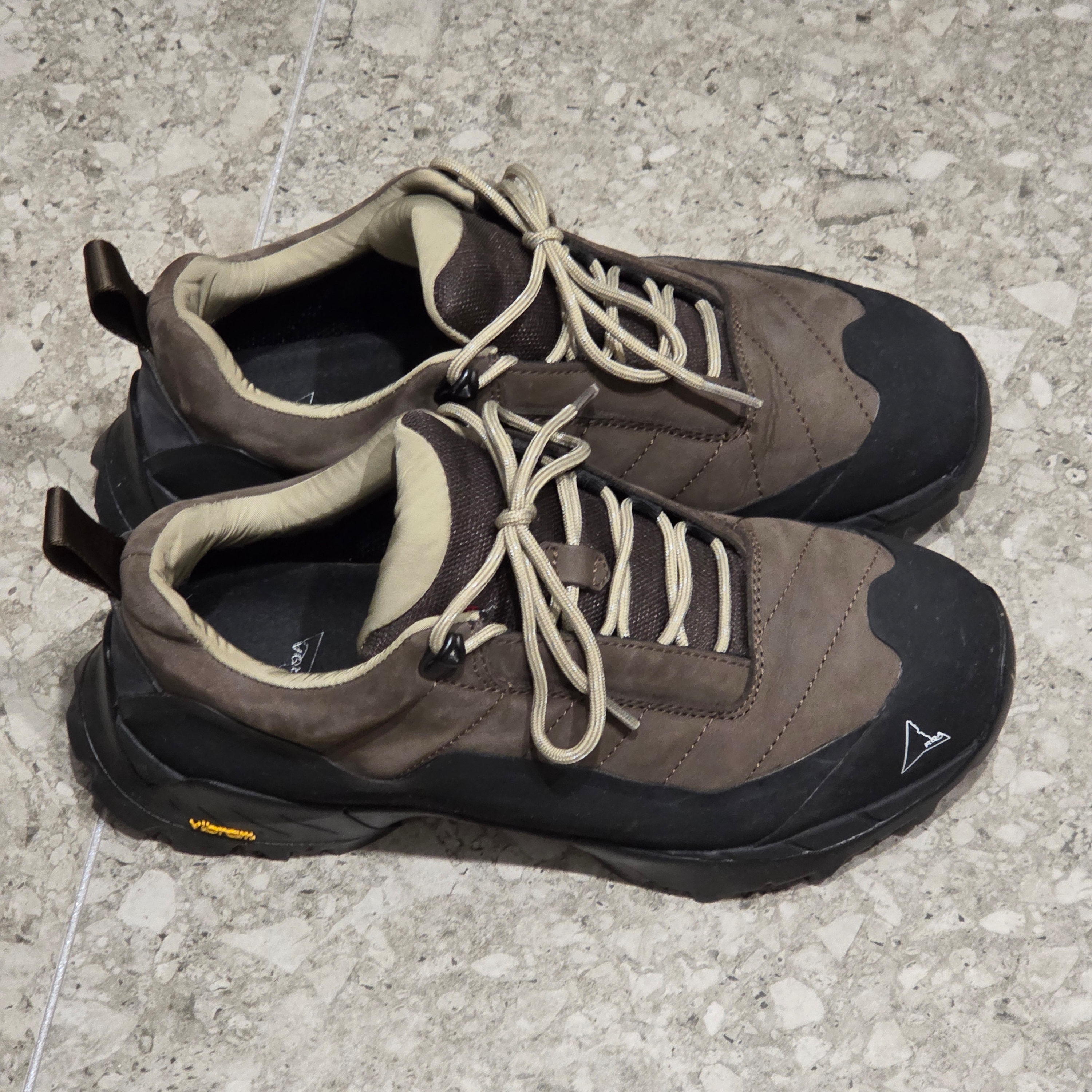 Roa Hiking Katharina Brown Black 착용 스타일