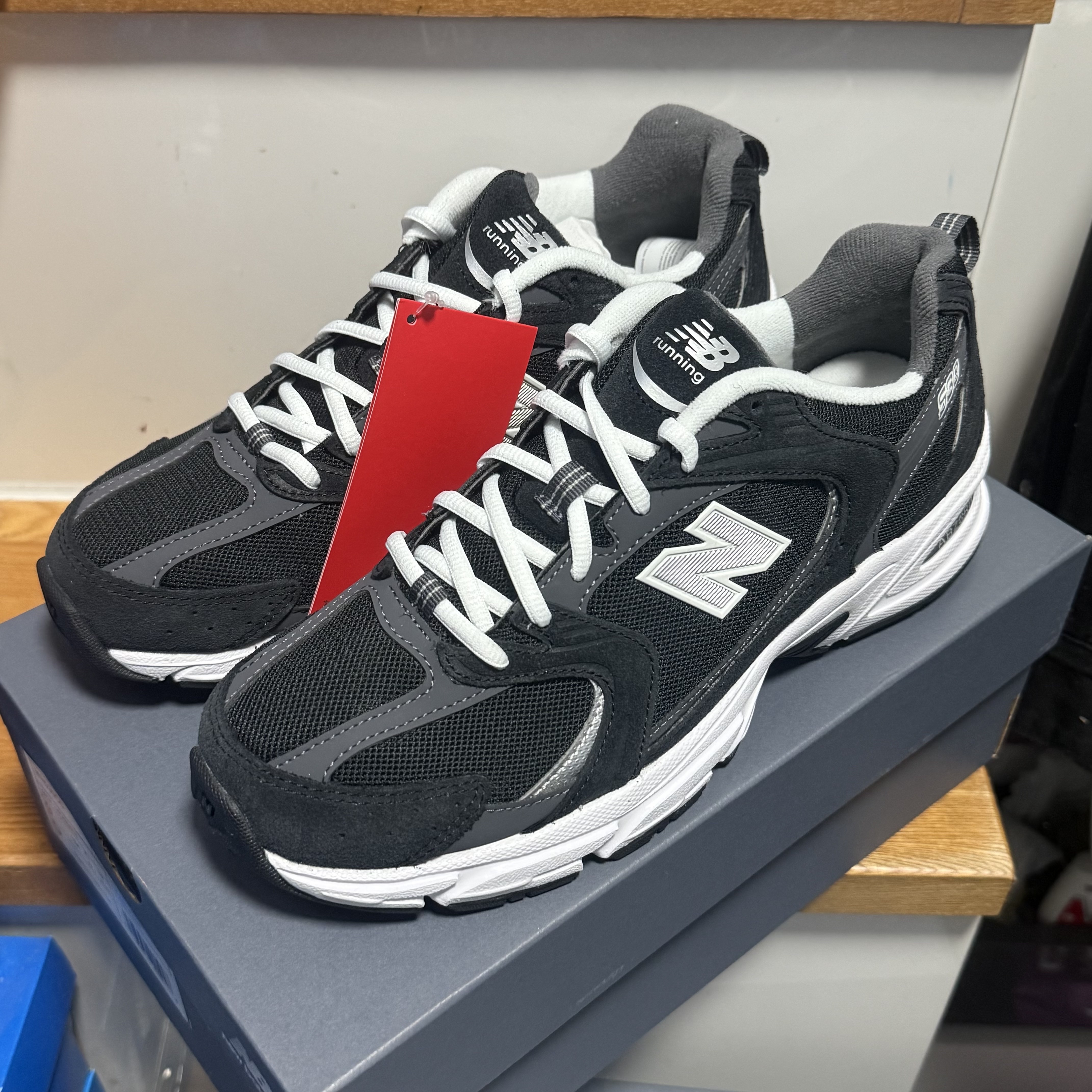 New Balance 530 Classic Black 착용 스타일