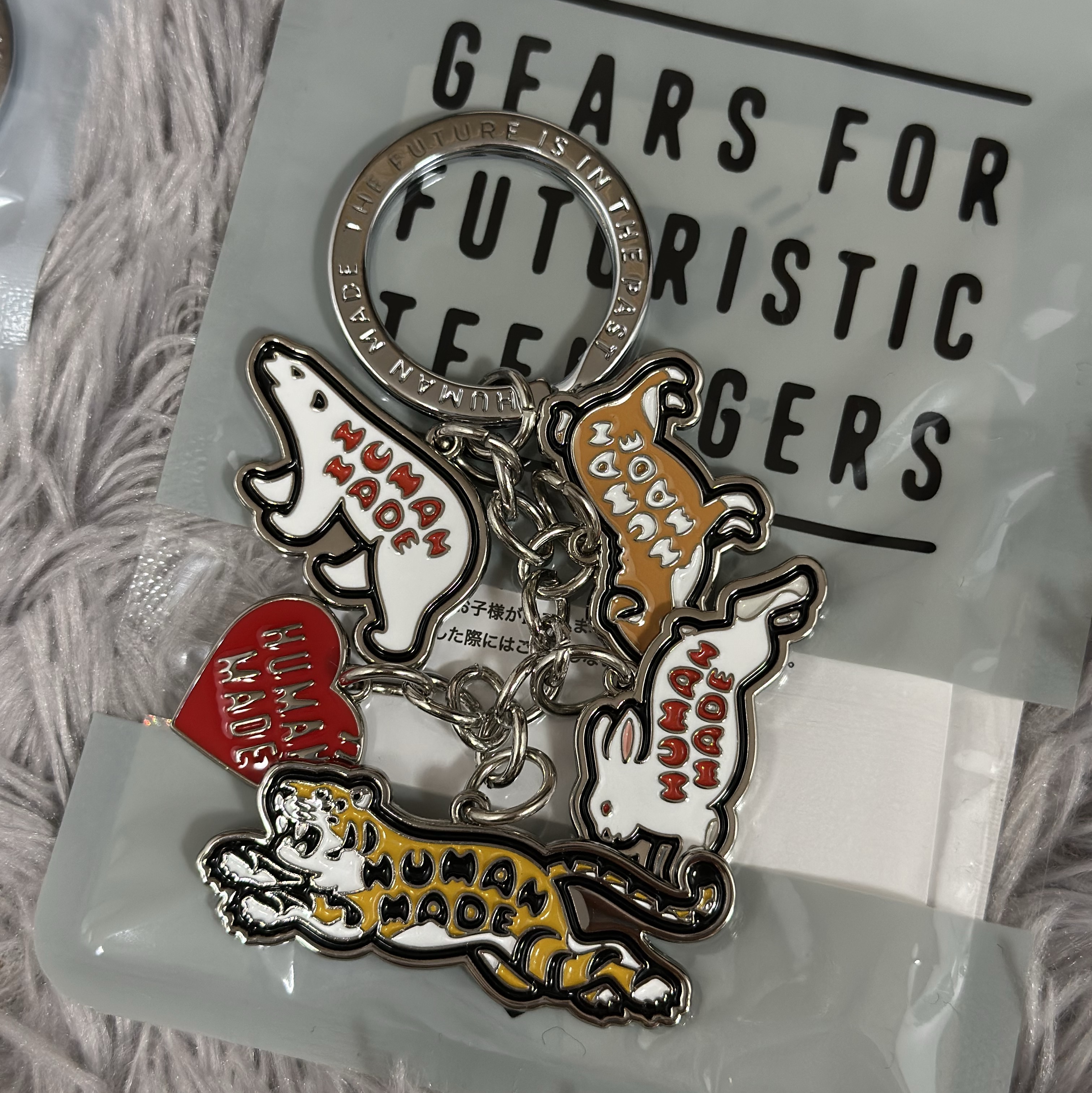 Human Made Animal Heart Keyring Silver Red 착용 스타일