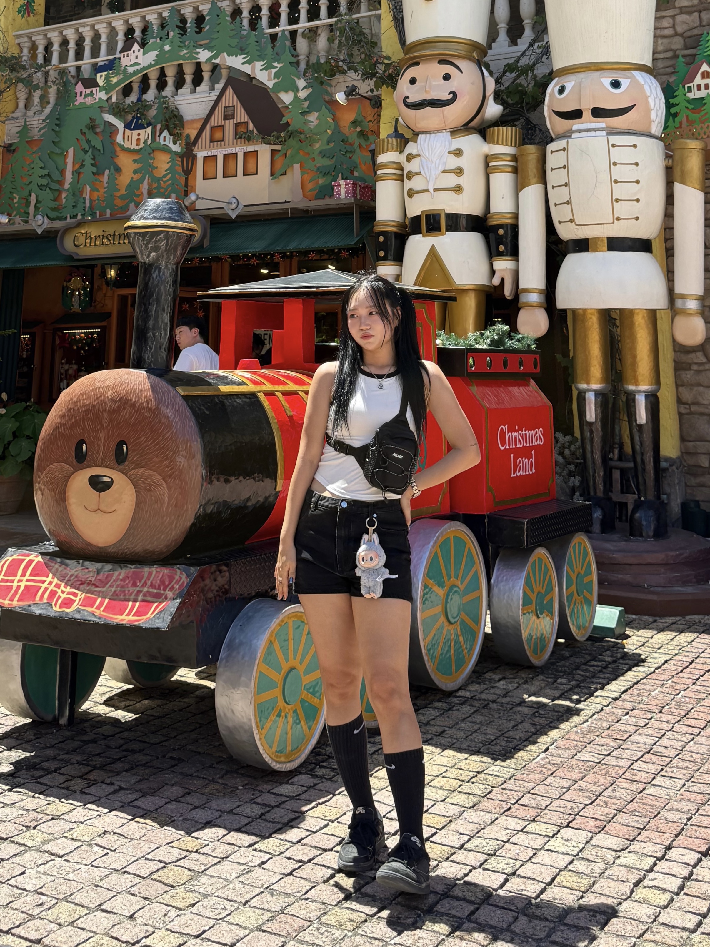 Palace Cordura Reflex RS Shot Bag Black - 25SS, Pop Mart Labubu The Monsters Labubu Tasty Macarons Series Sea Salt Coconut Keyring (Opened Case) 착용 스타일 - 3