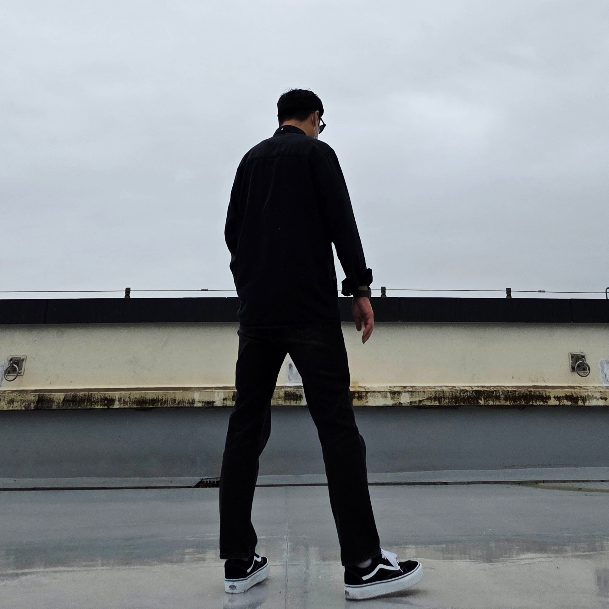 Vans Old Skool Platform Black White, Gentle Monster Sal 01 Black 착용 스타일 - 3