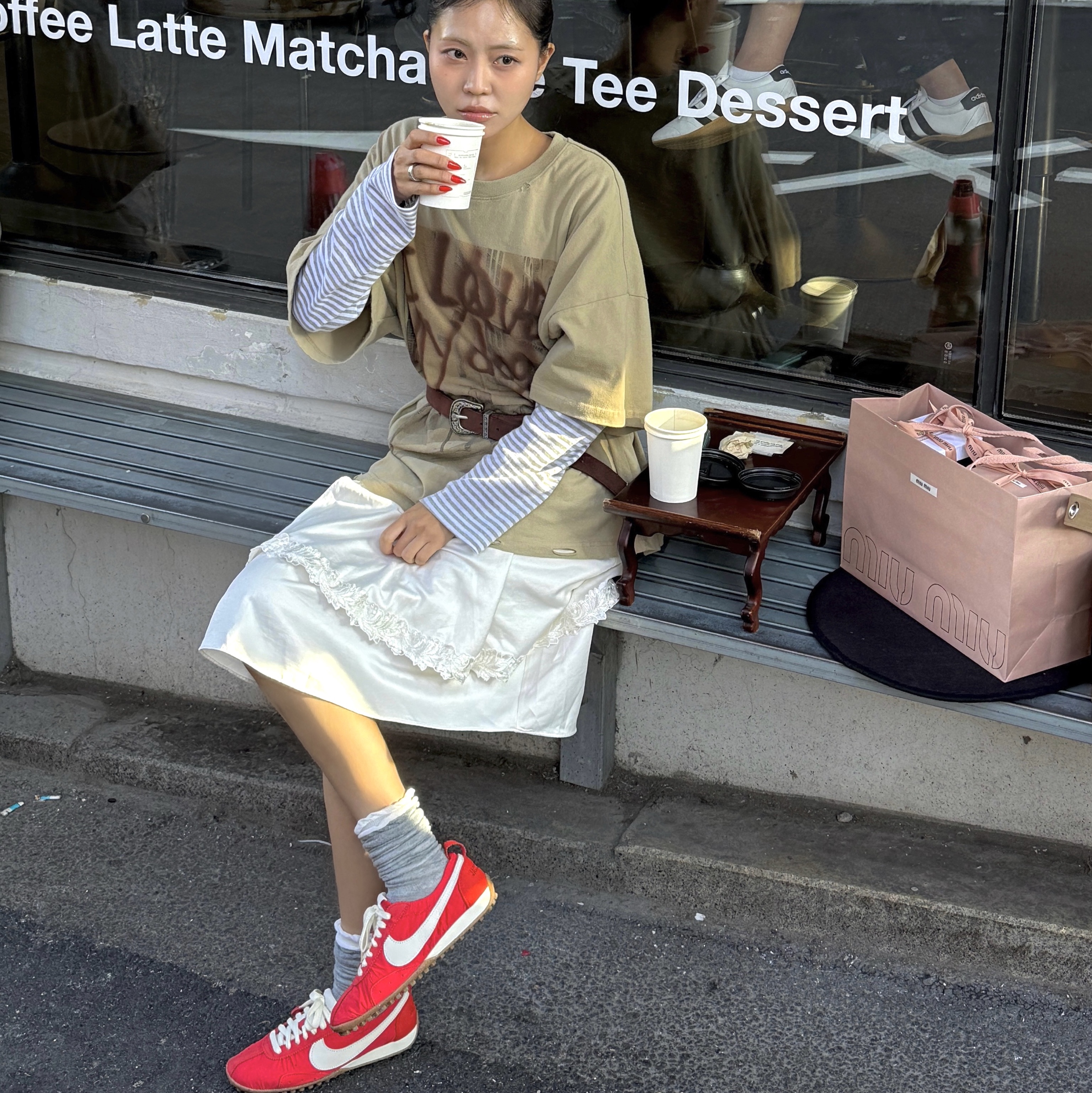 Nike x Jacquemus Moon Shoe SP University Red and Bicycle Yellow 착용 스타일 - 5