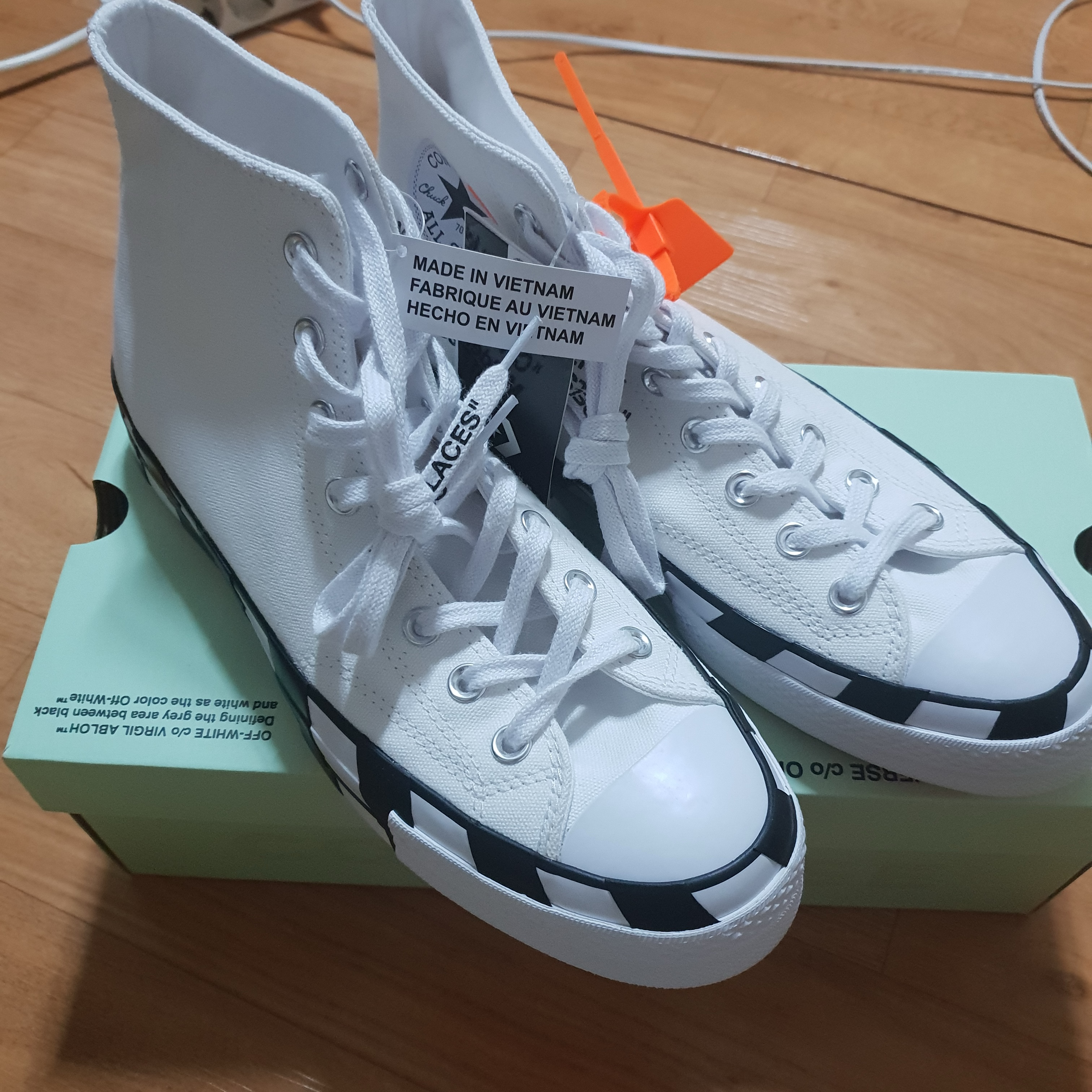 Converse x Off-White Chuck 70 High V2 2021 착용 스타일