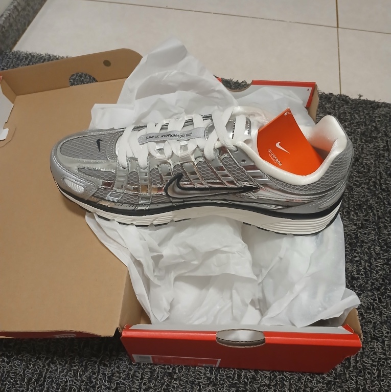 Nike P-6000 Metallic Silver 착용 스타일 - 2