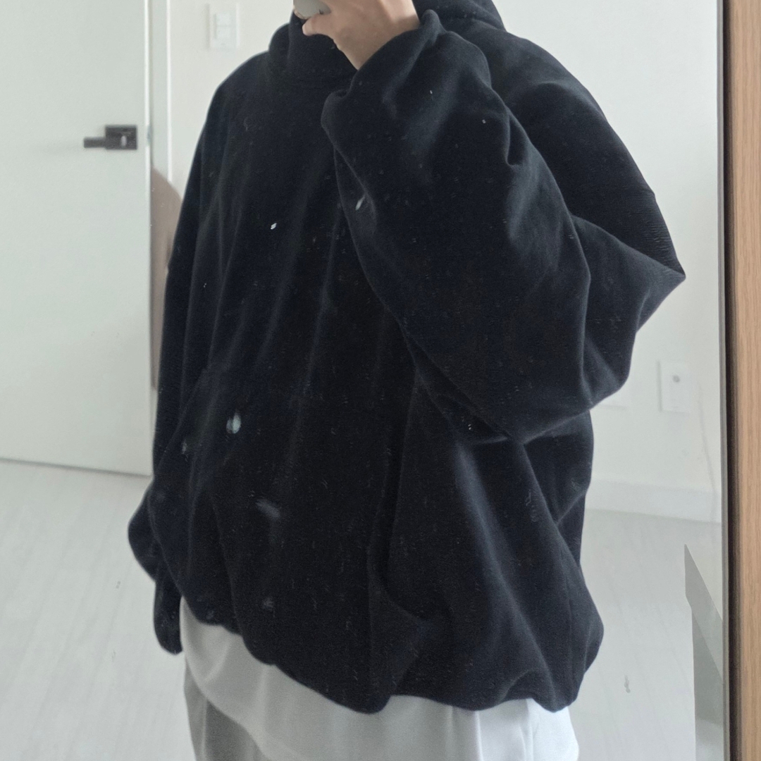 Yeezy Gap Engineered By Balenciaga Dove Hoodie Washed Black 착용 스타일