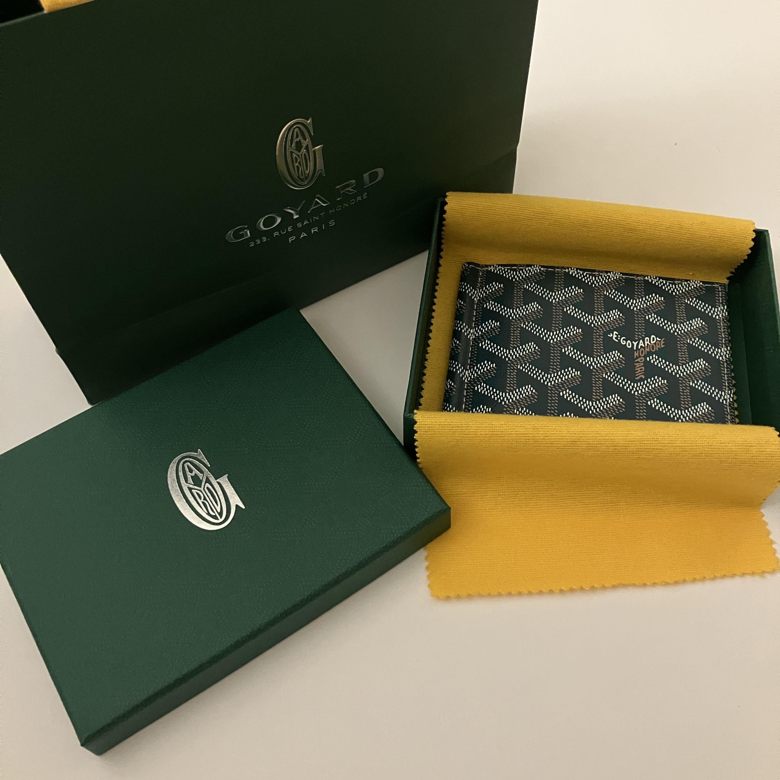 Goyard Saint Thomas Bill Fold Wallet Green 착용 스타일