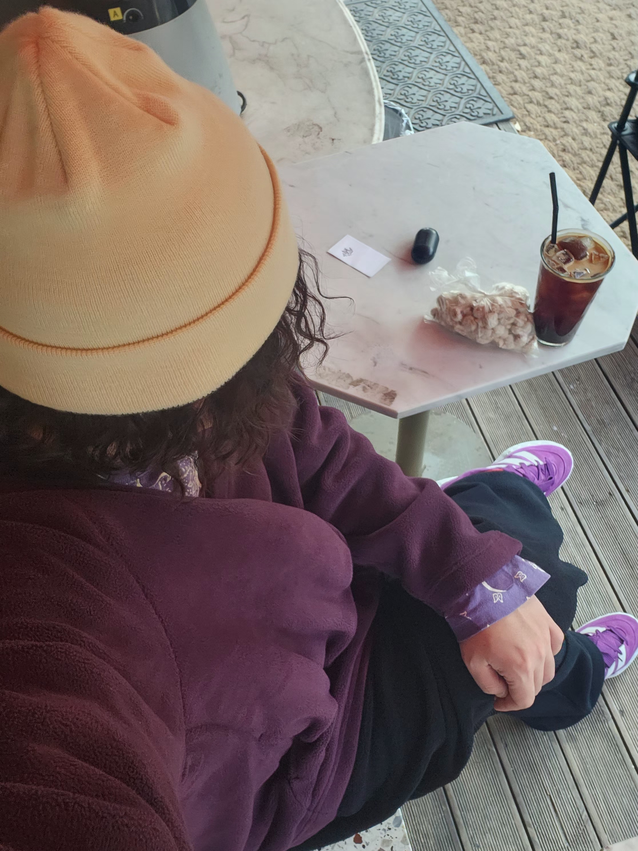 Uniqlo x Needles Fleece Oversized Cardigan Purple - JP, Uniqlo x Needles Fleece Wide Pants Longer Length Black - KR 착용 스타일 - 2