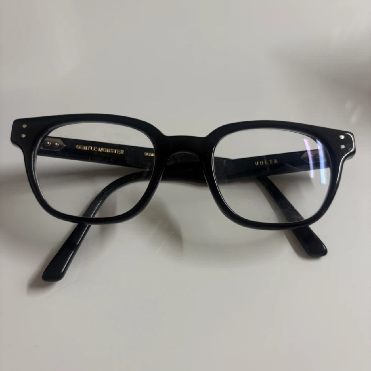Gentle Monster Volta 01 Black 착용 스타일
