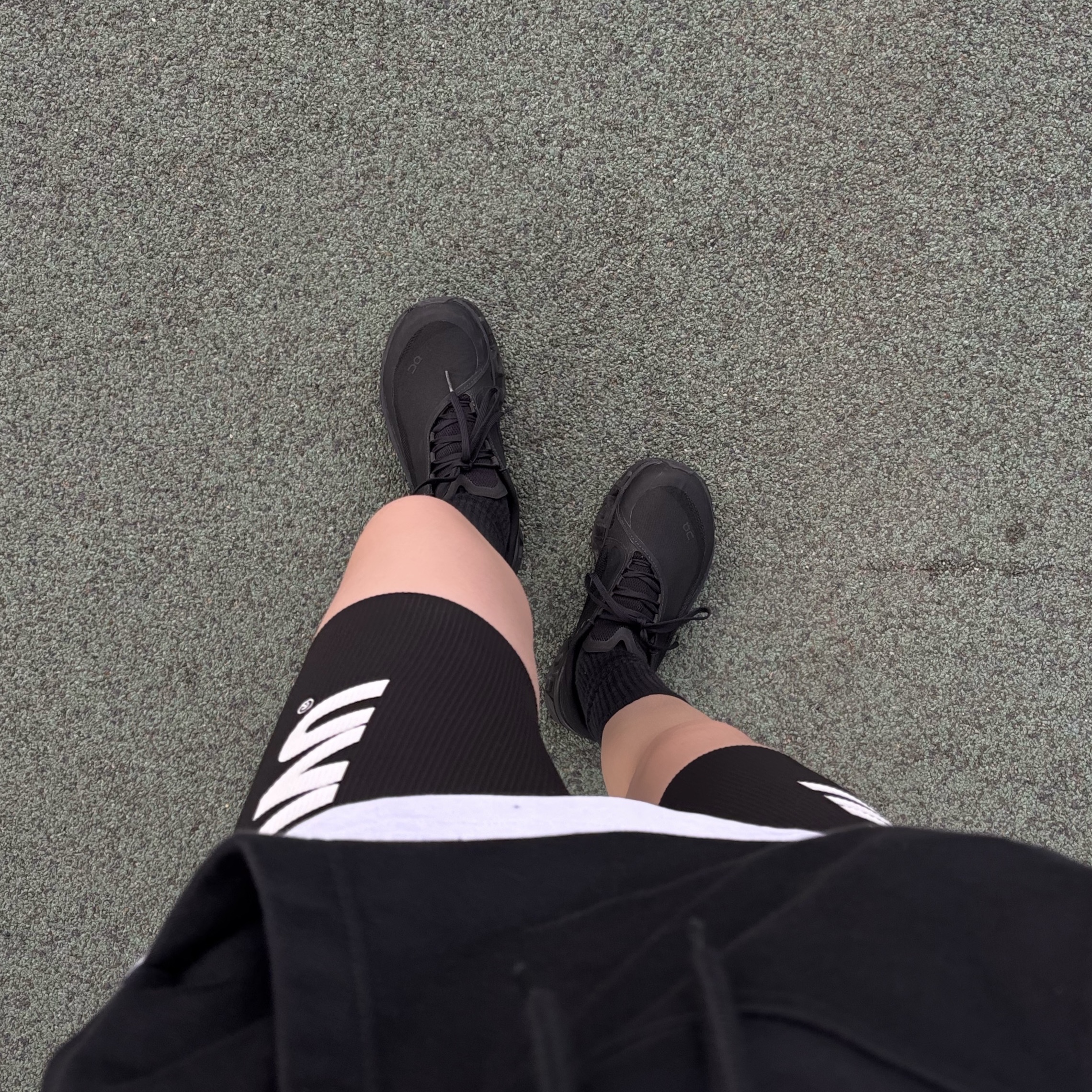 (W) On Running x Post Archive Faction (Paf) Cloudmonster 2 Black Magnet, UVU Half Tight 2.0 Black 착용 스타일