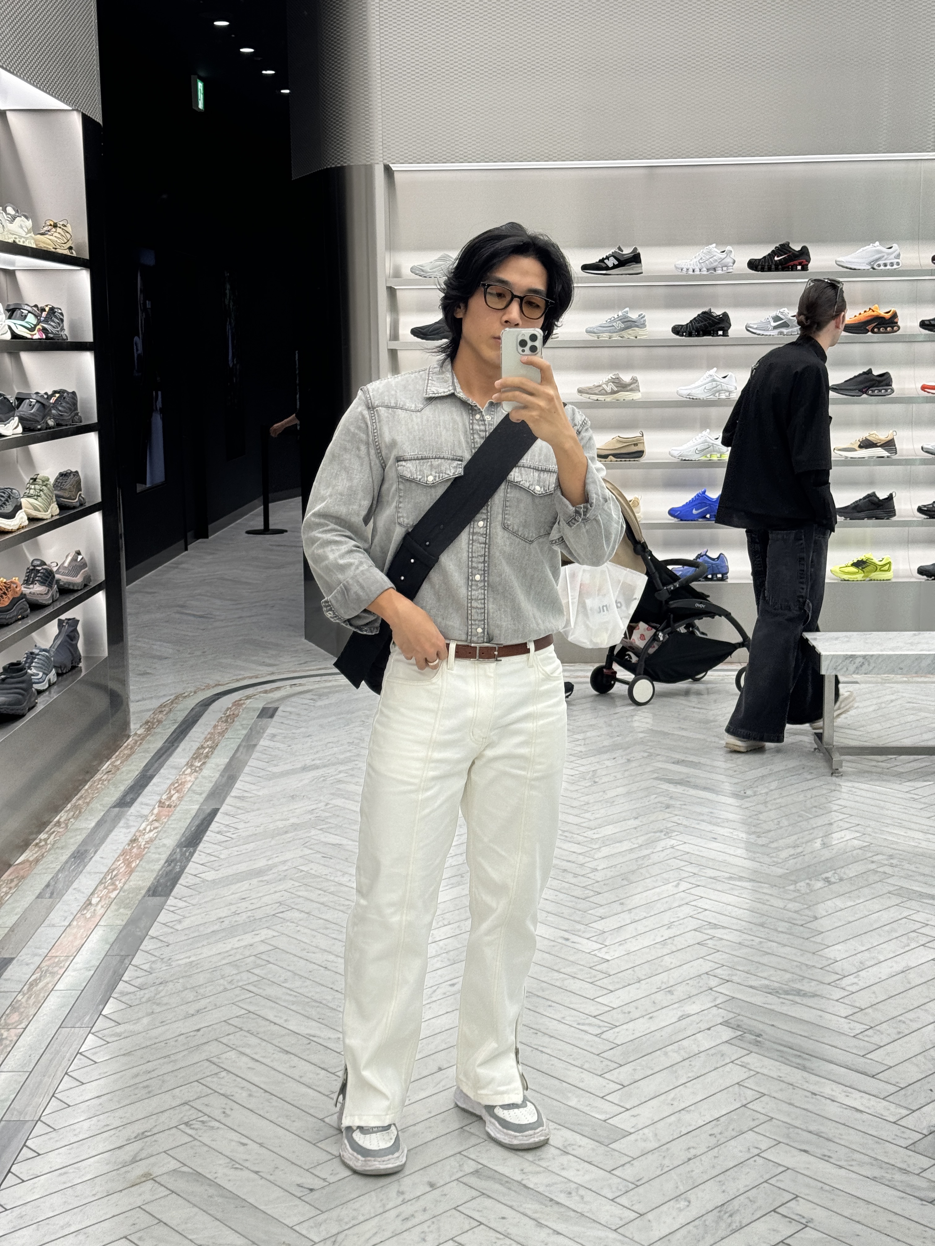 Maison Mihara Yasuhiro Wayne OG Sole Leather Low-top Sneakers Gray White 착용 스타일