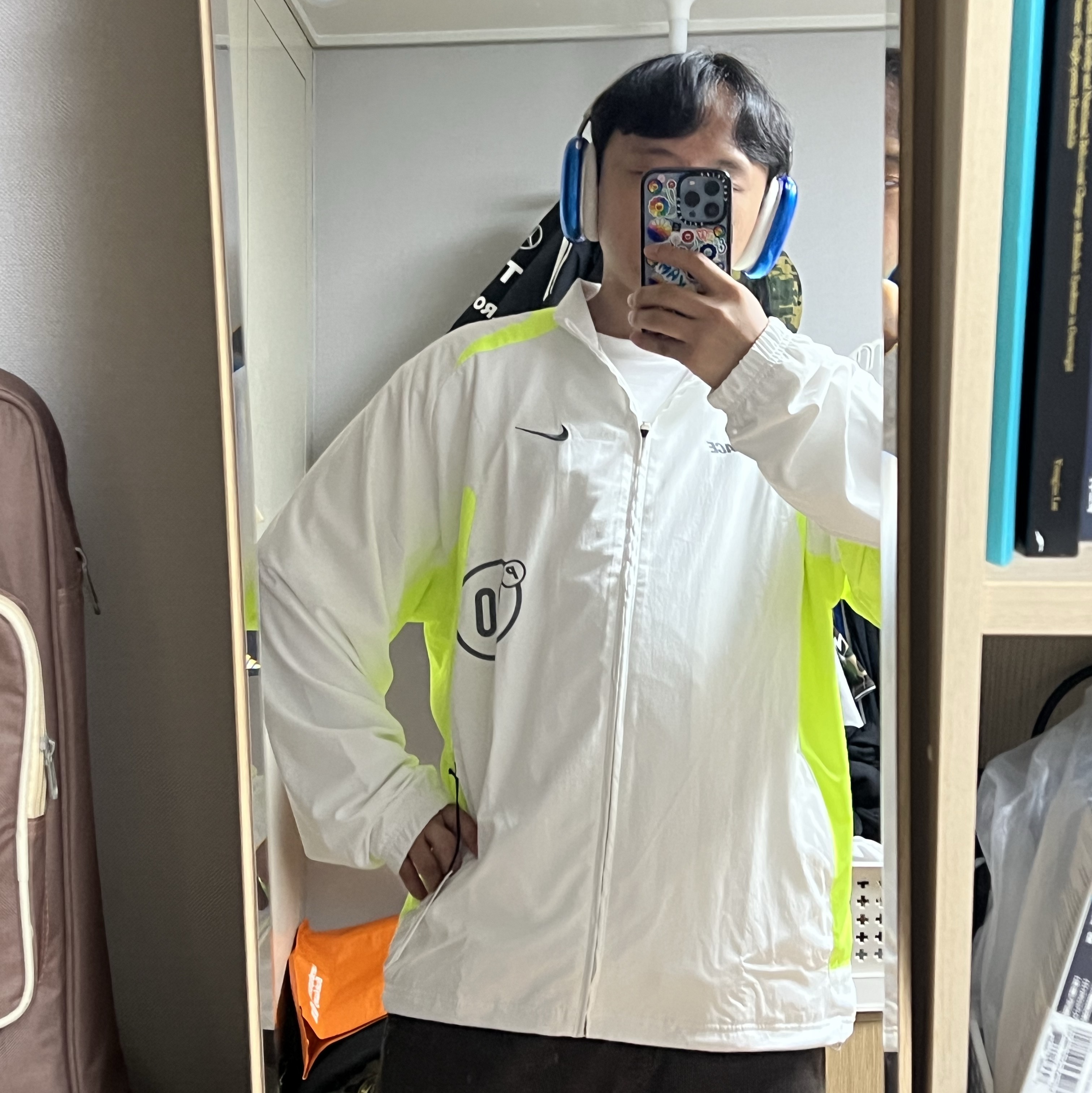 Palace x Nike Total P90 Track Jacket White - 25FW, Ader Error Standic AirPods Max Case Z-Blue 착용 스타일