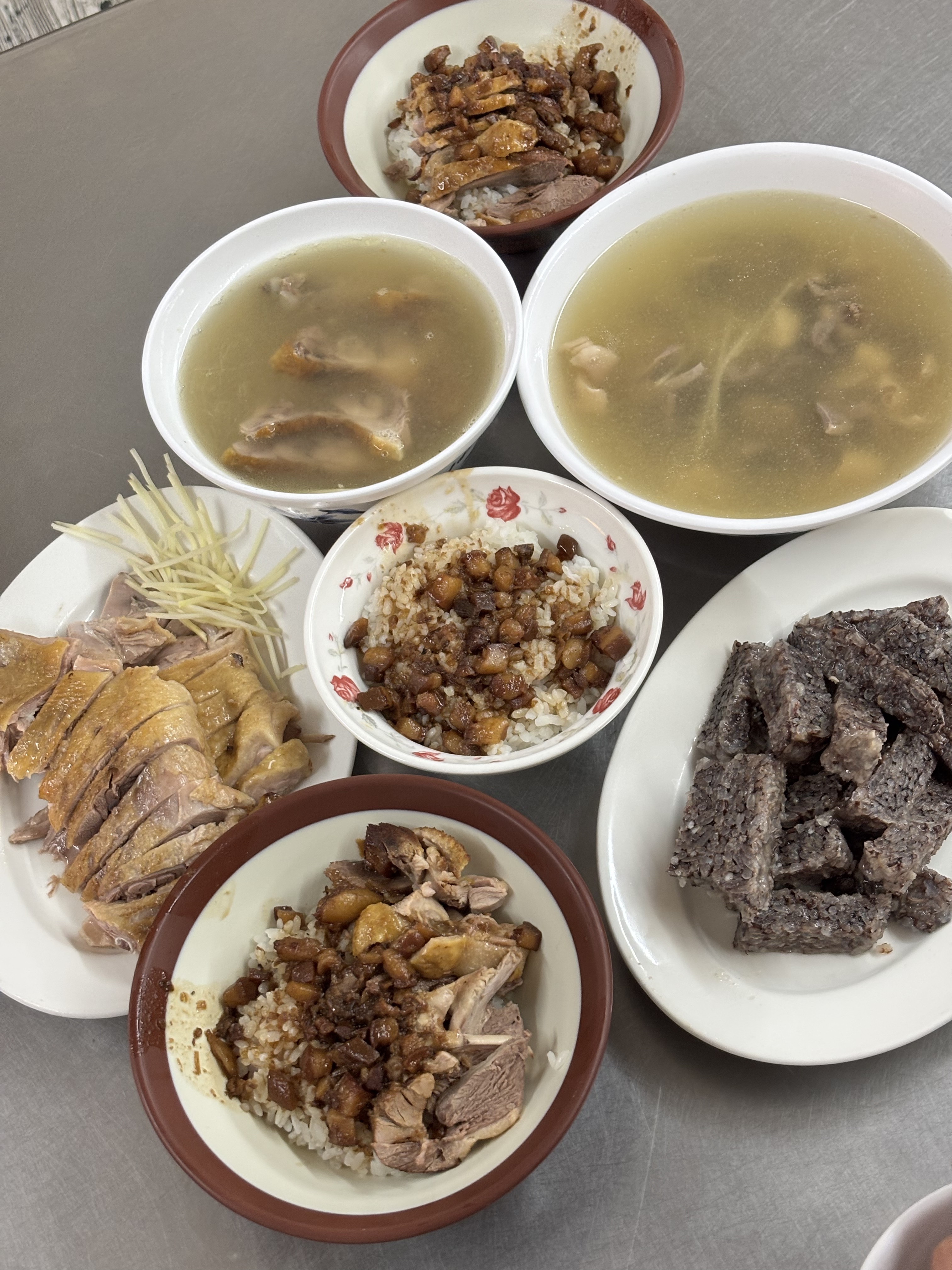 (W) Miu Miu Regard Sunglasses Blue Lenses Honey Tortoiseshell Acetate Standard fit, Prada Leather Supernova Small Handbag Black 착용 스타일 - 3