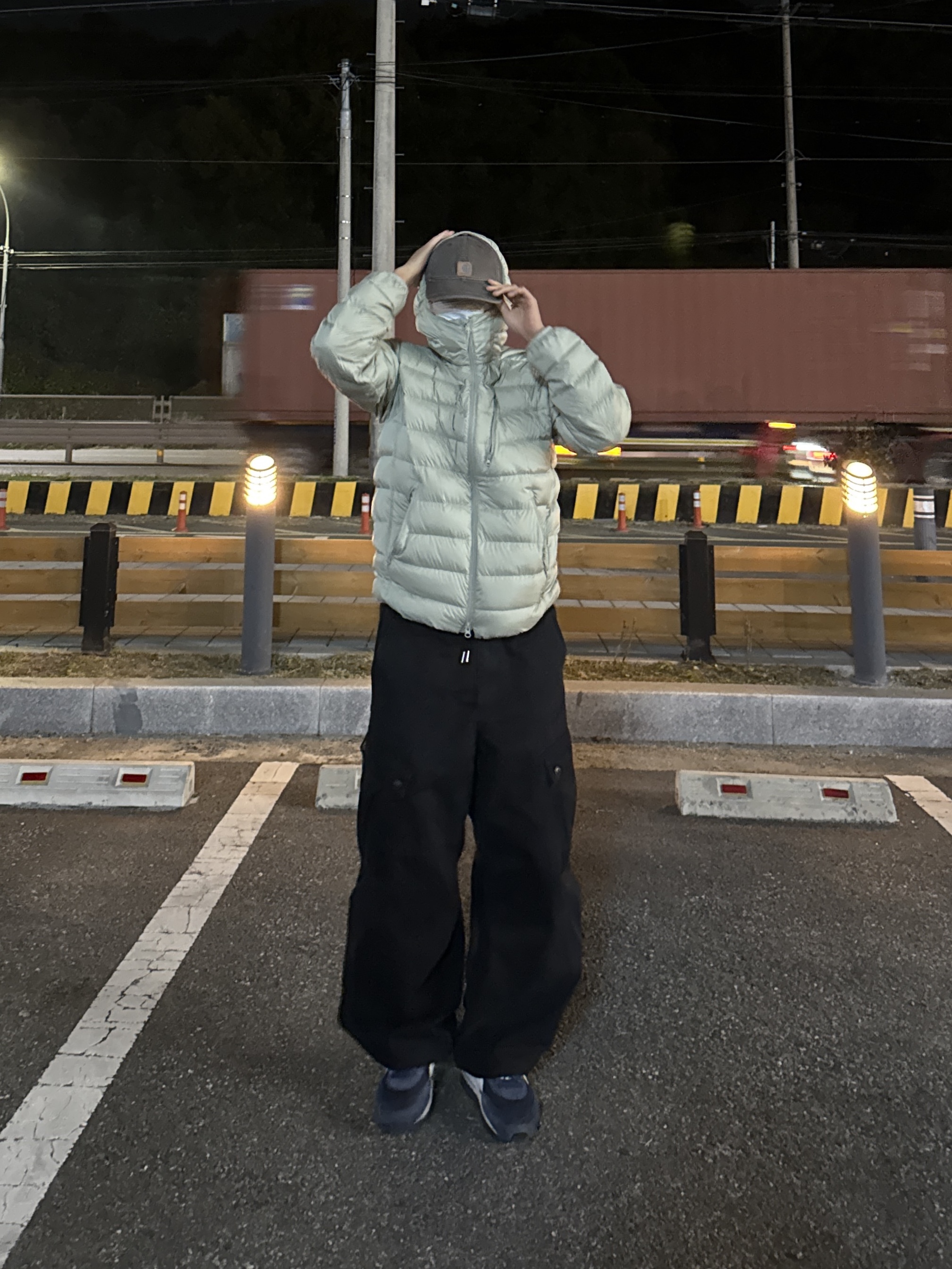 Musinsa Standard City Leisure Hooded Light Down Jacket Pistachio, Musinsa Standard City Leisure Sheer Ripstop Hooded Light Down Jacket Cloudy Blue 착용 스타일 - 2