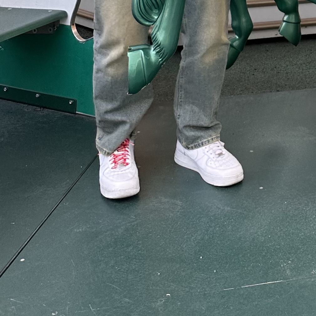 Nike x Supreme Air Force 1 Low White 착용 스타일