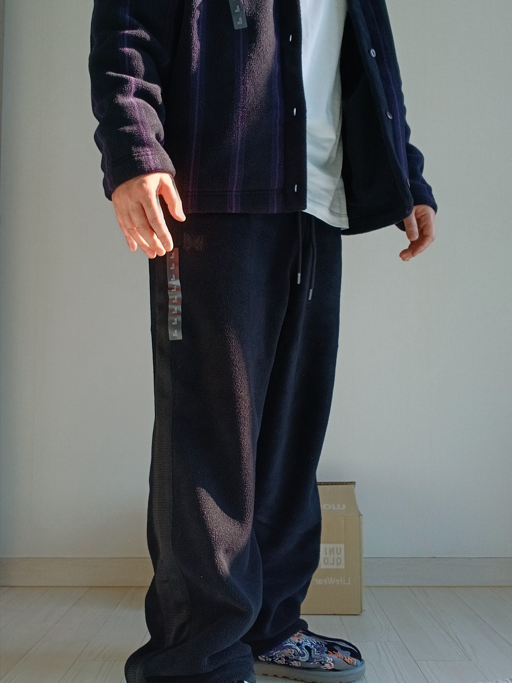 Uniqlo x Needles Fleece Oversized Cardigan Black - KR, Uniqlo x Needles Fleece Wide Pants Black - KR 착용 스타일 - 8