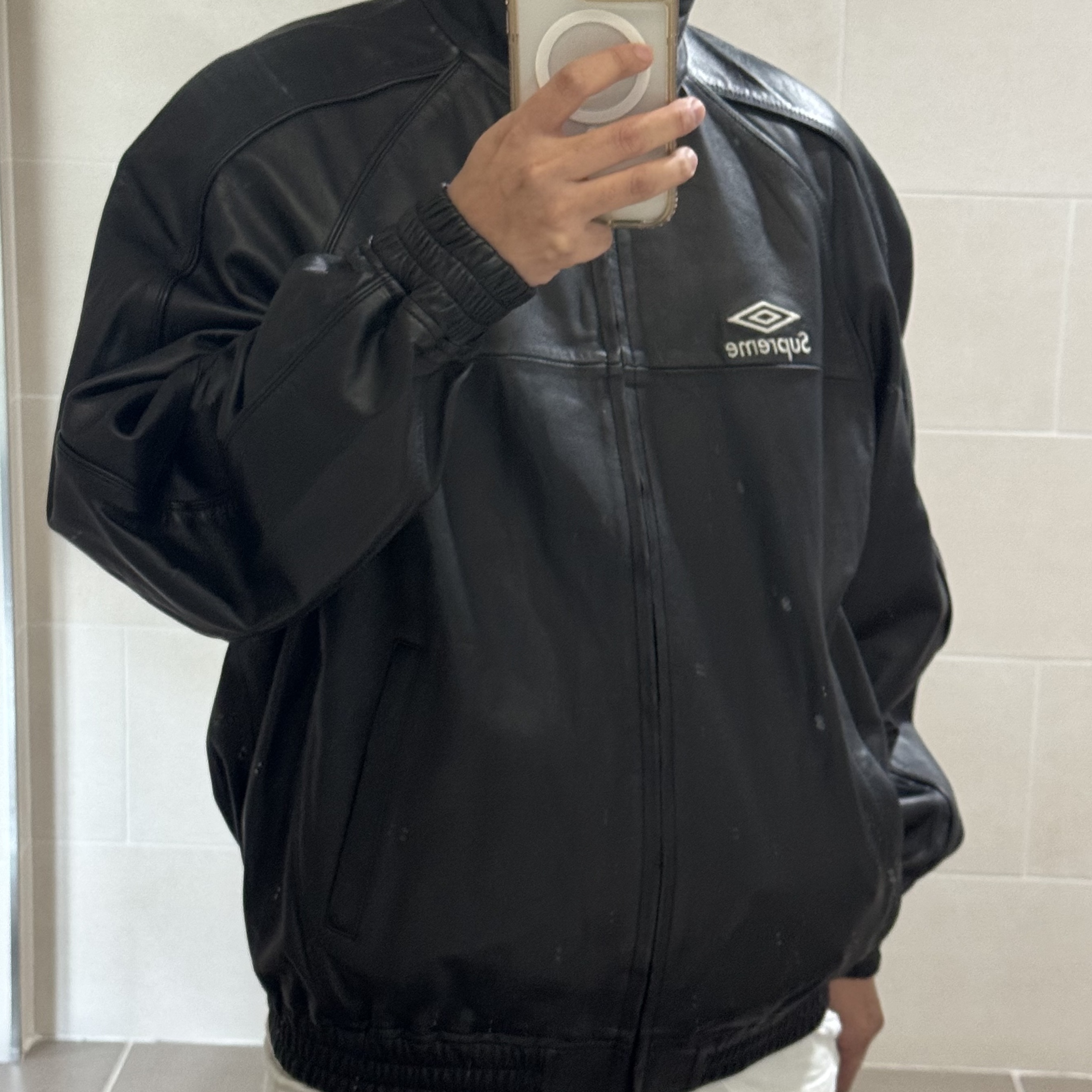 Supreme x Umbro Leather Track Jacket Black - 25FW 착용 스타일 - 3