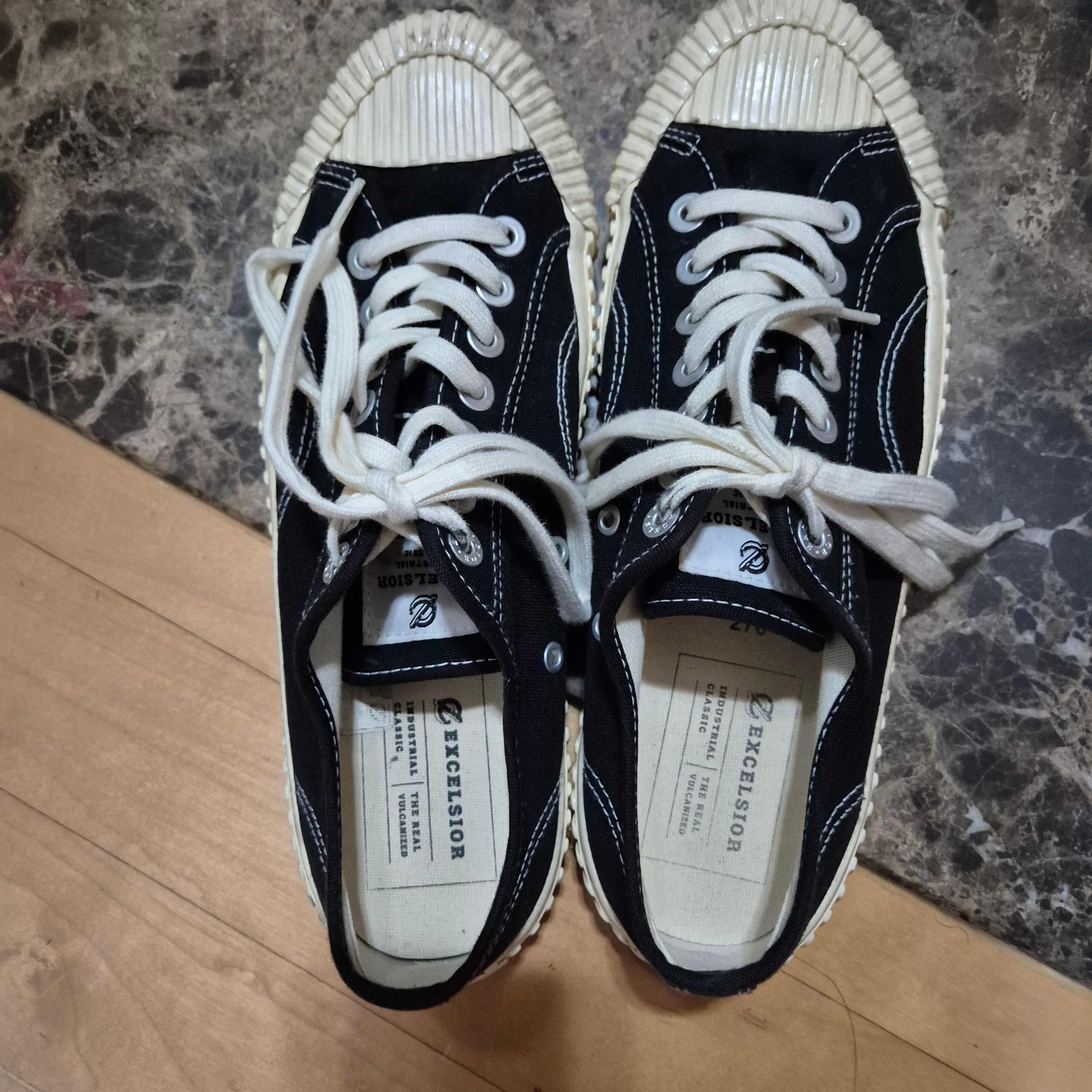 Excelsior Bolt Low Carbon Black 착용 스타일