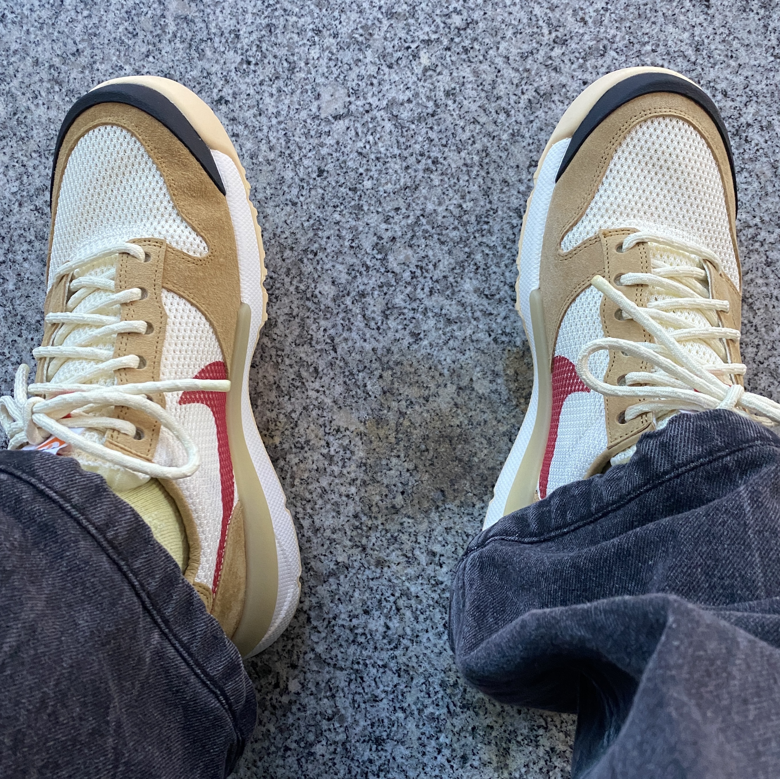 Nike x Tom Sachs Mars Yard Shoe 3.0 Space Camp, Millo Archive Reflect Curved Pants Washed Black 착용 스타일 - 2