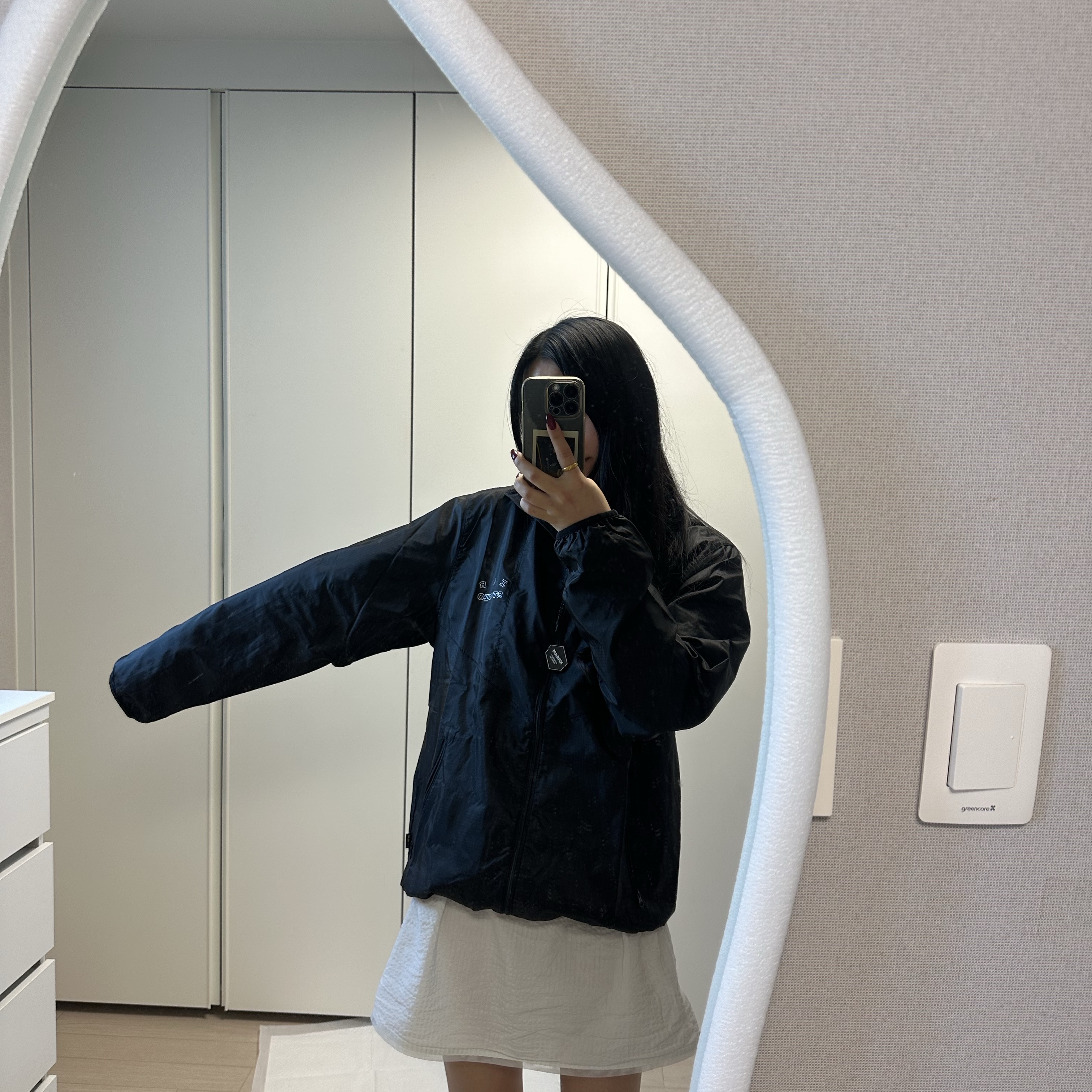 IAB Studio Ripstop Wind Jacket Black 착용 스타일 - 3
