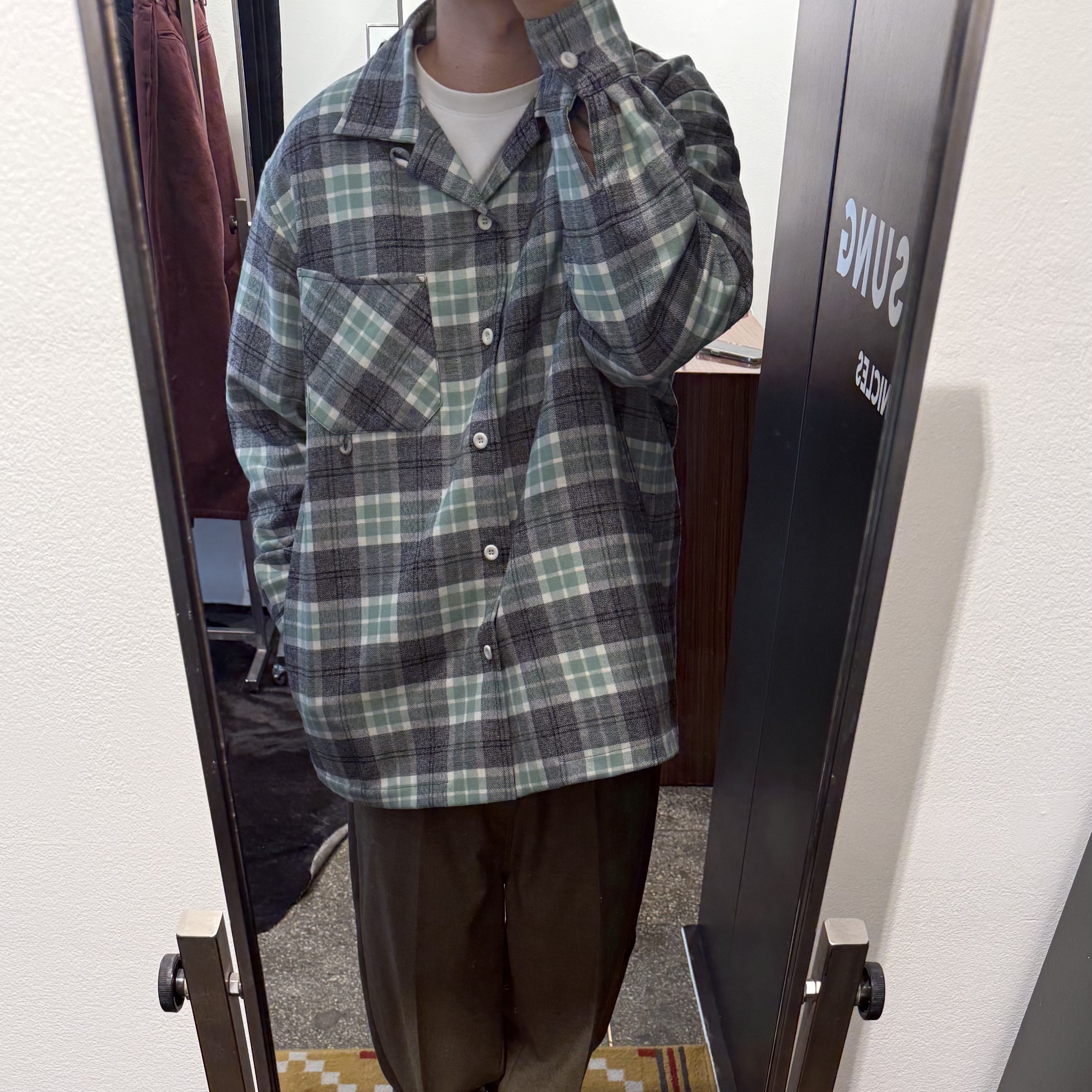 Hongwoosung Western Quilted Shirt Green 착용 스타일