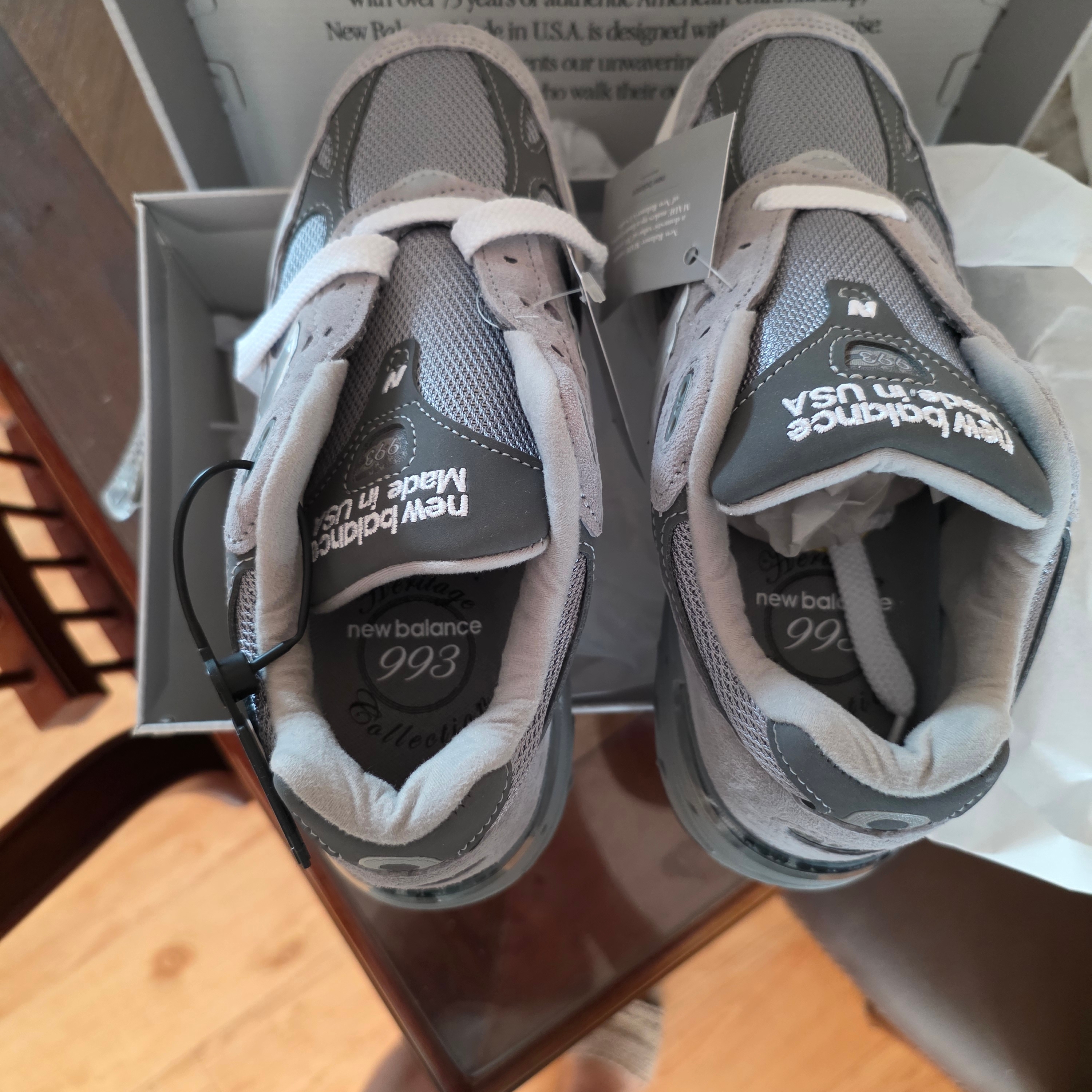 (W) New Balance 993 Made in USA Grey - B Standard 착용 스타일
