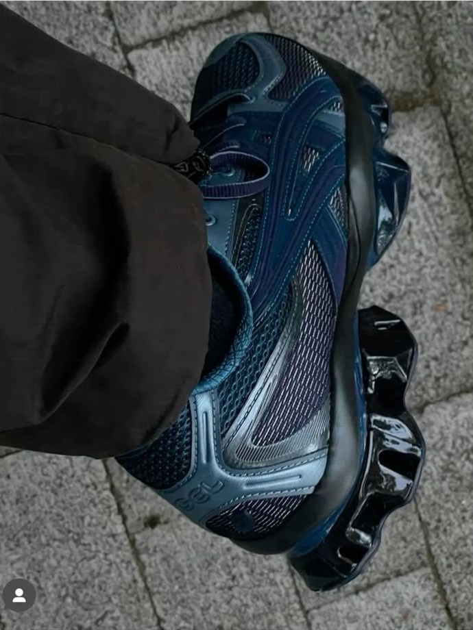 Asics US5-S Gel-Quantum Kinetic Light Indigo Peacoat 착용 스타일