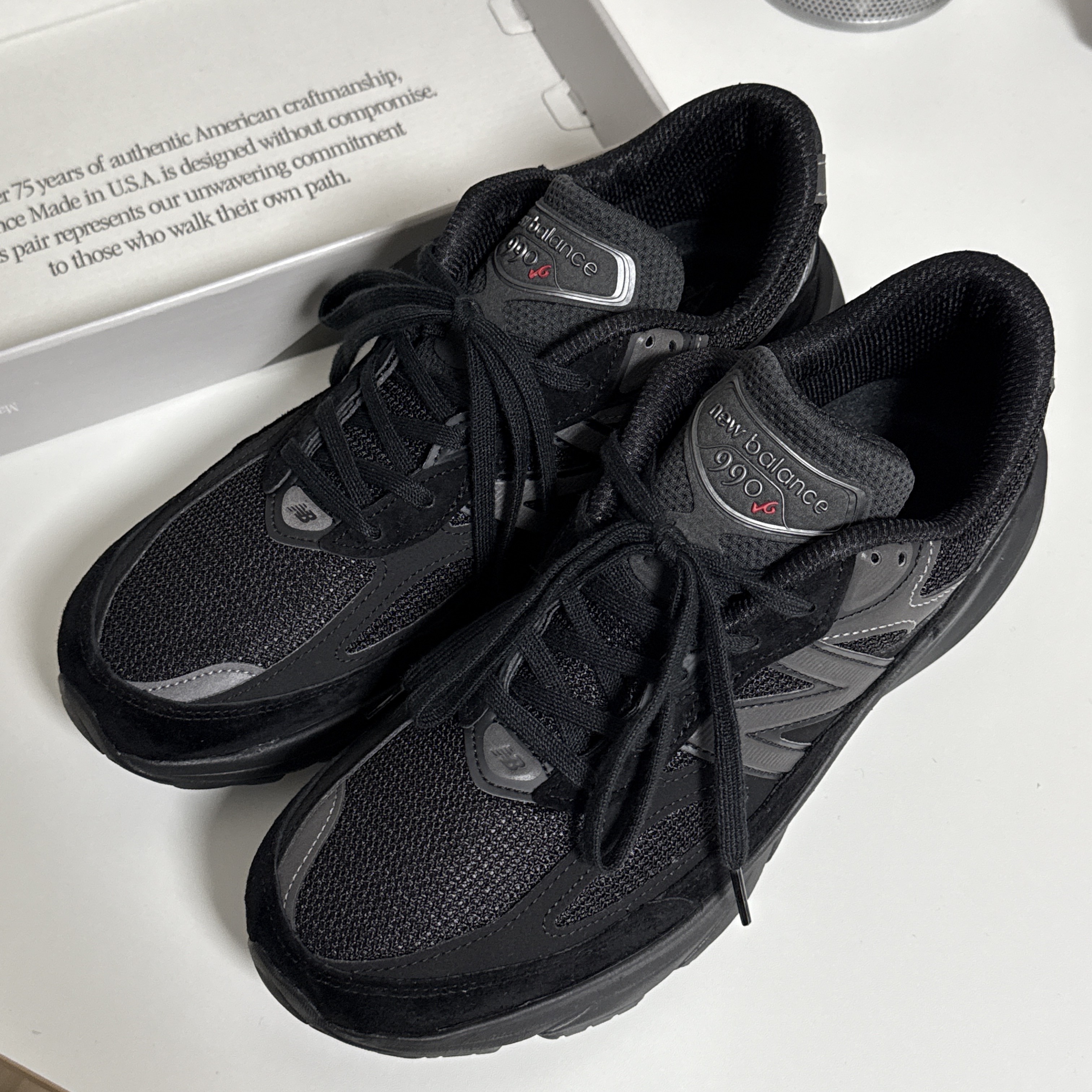 New Balance 990v6 Made in USA Triple Black - D Standard 착용 스타일