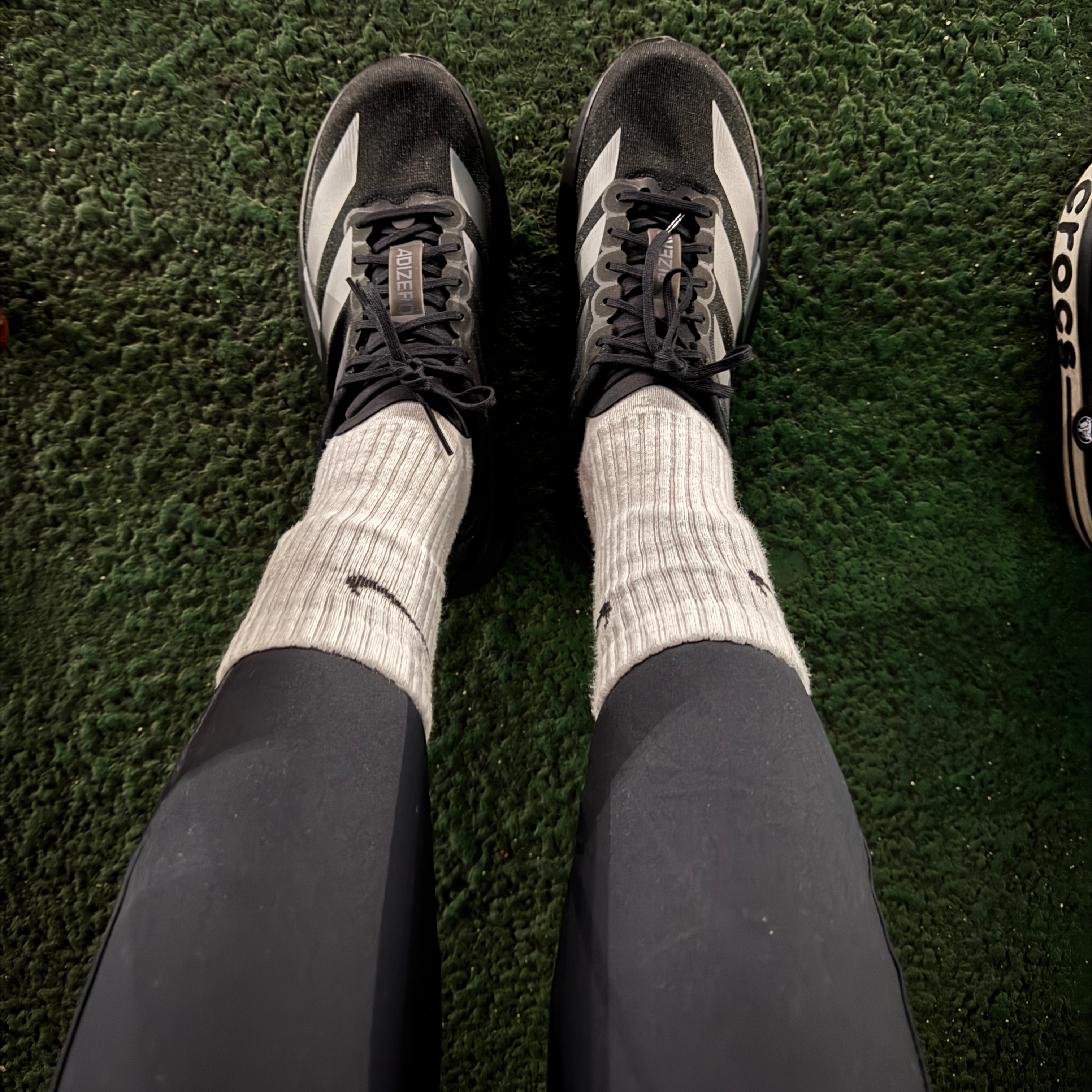 (W) Adidas Adizero EVO SL Core Black Iron Metallic 착용 스타일