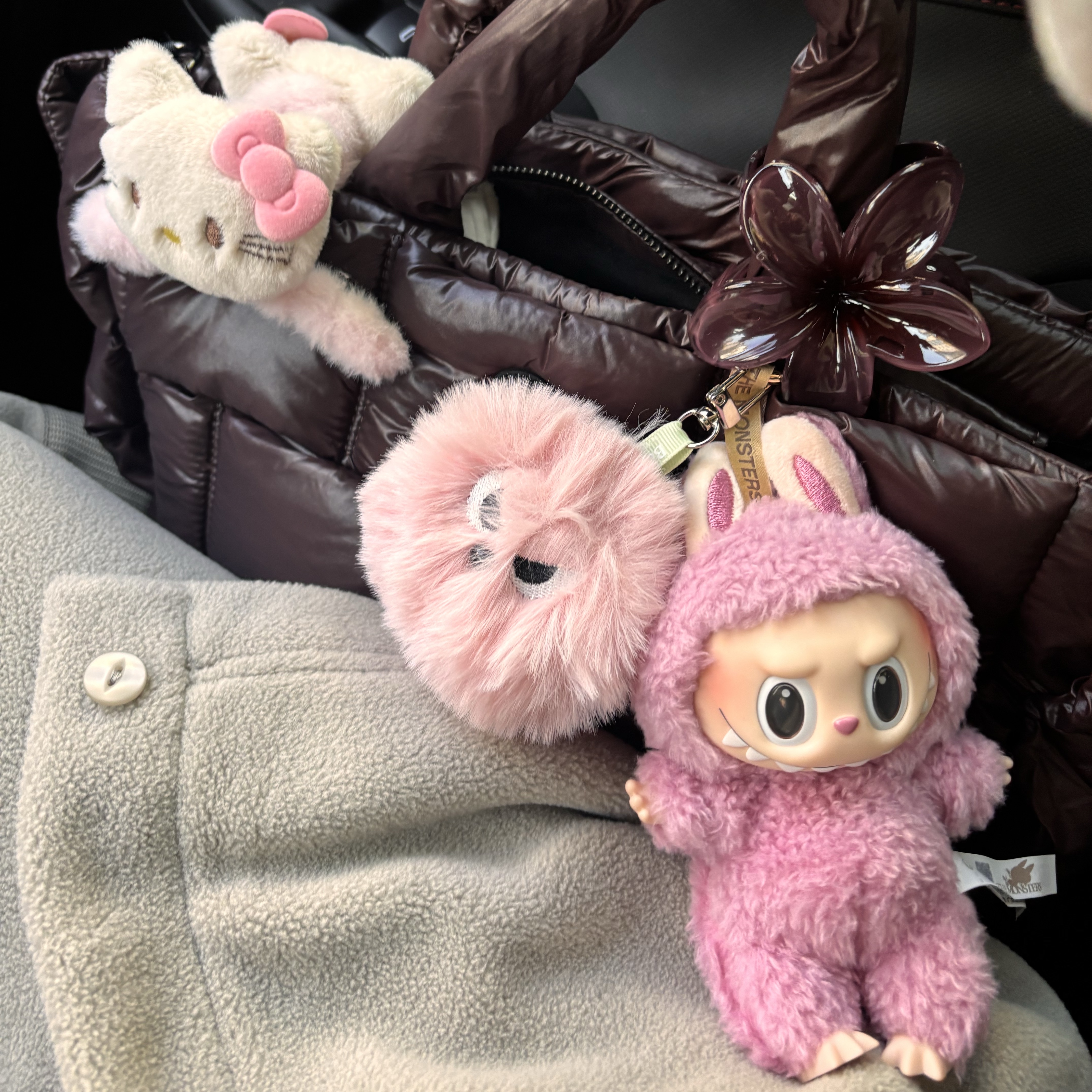 Pop Mart Labubu The Monsters Labubu Tasty Macarons Series Lyche Berry Keyring, Uniqlo x Needles Fleece Wide Pants Beige - KR 착용 스타일