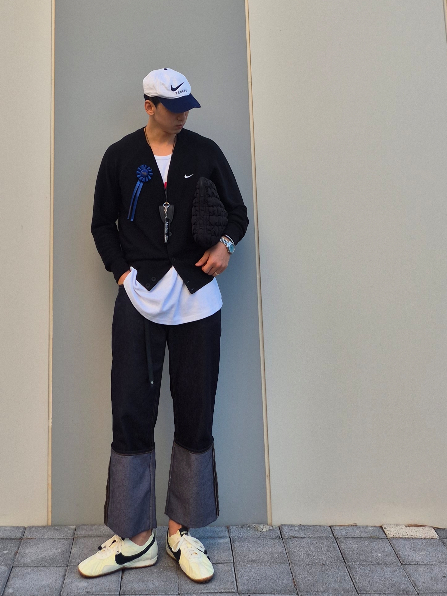 Nike x Jacquemus Moon Shoe SP Alabaster Off Noir, Nike SB Skateboarding Cardigan Black - Asia 착용 스타일 - 1