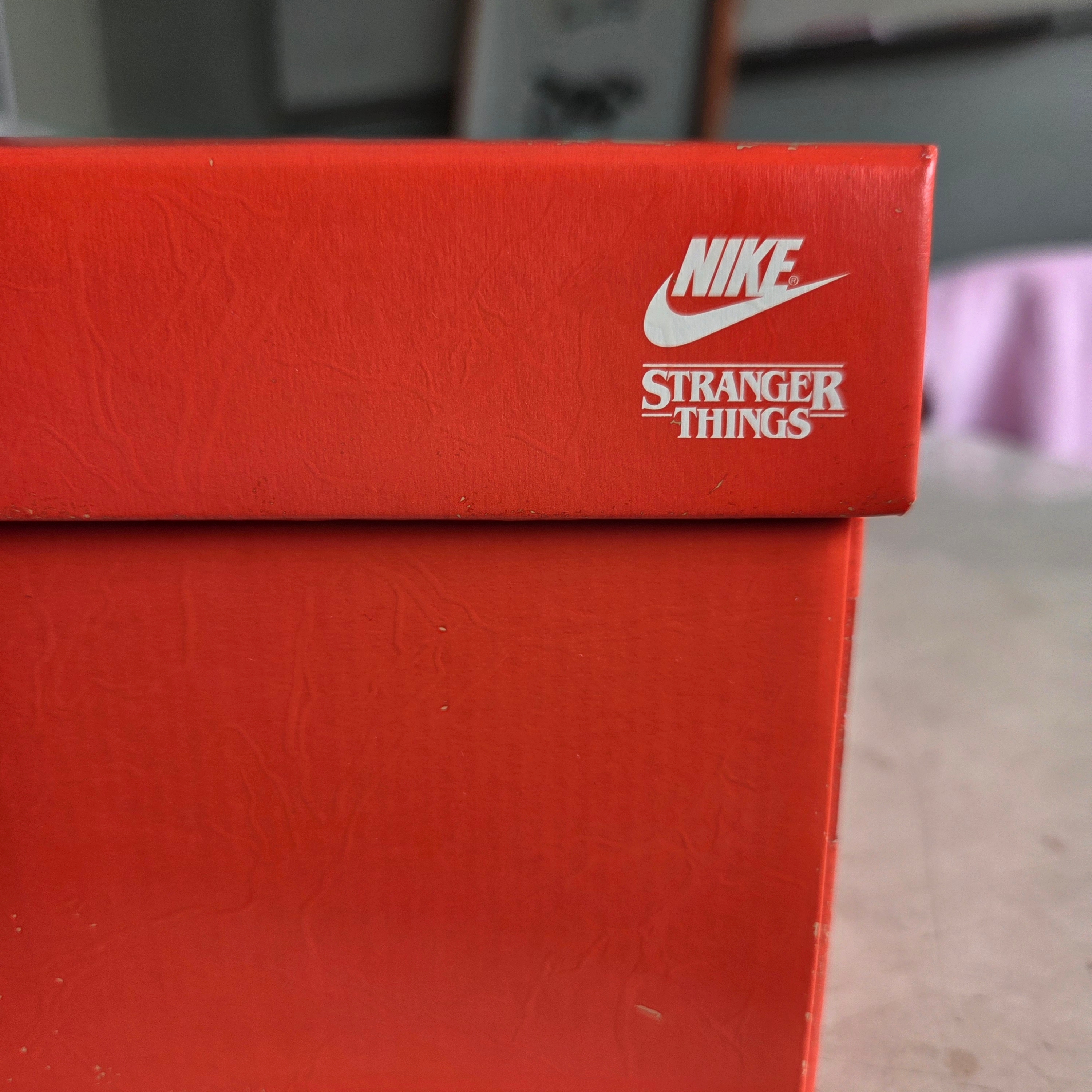 Nike x Stranger Things Dunk Low Phantom and Midnight Navy 착용 스타일 - 1