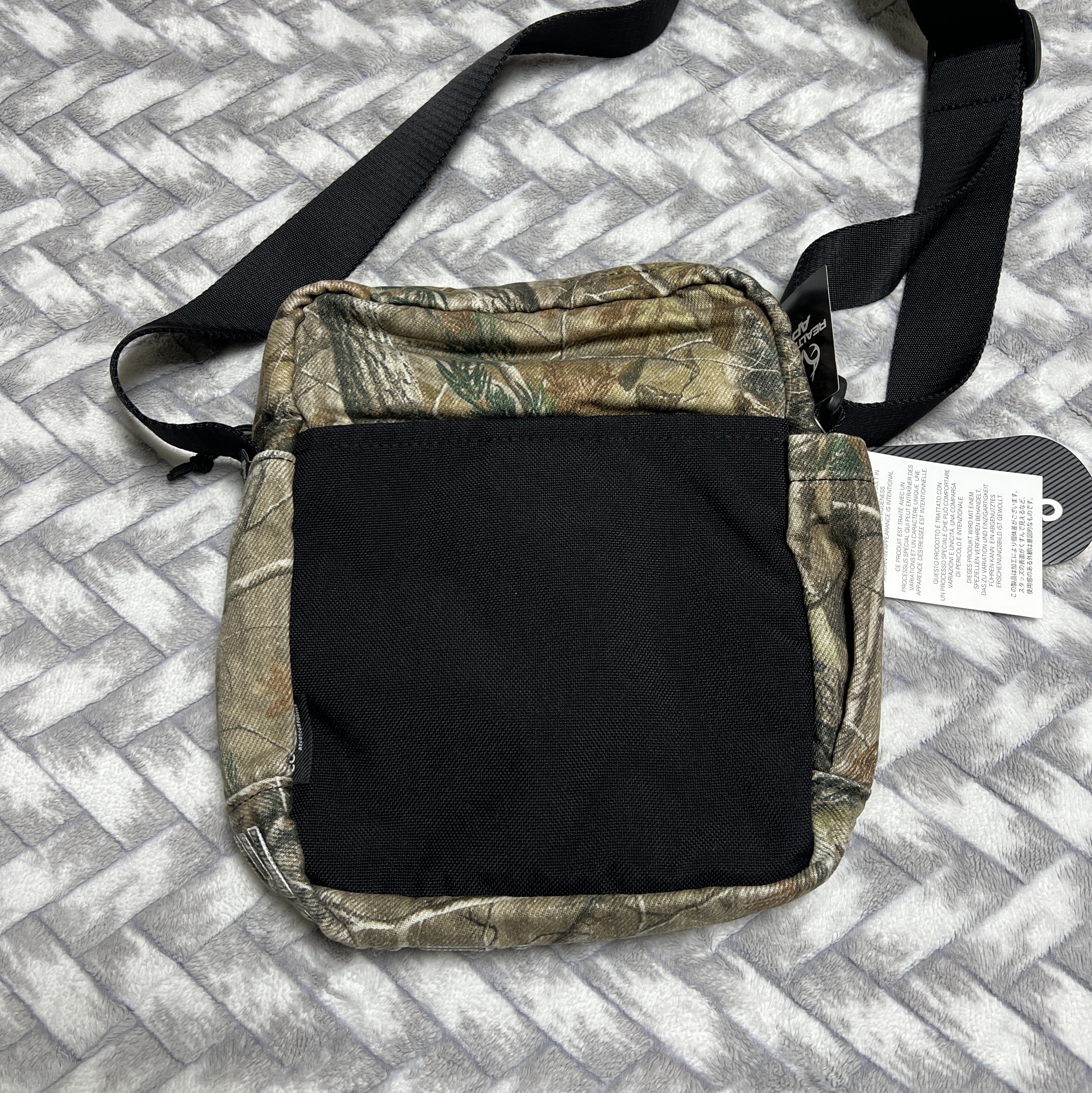 Supreme Denim Shoulder Bag Realtree AP Camo - 25FW 착용 스타일 - 2