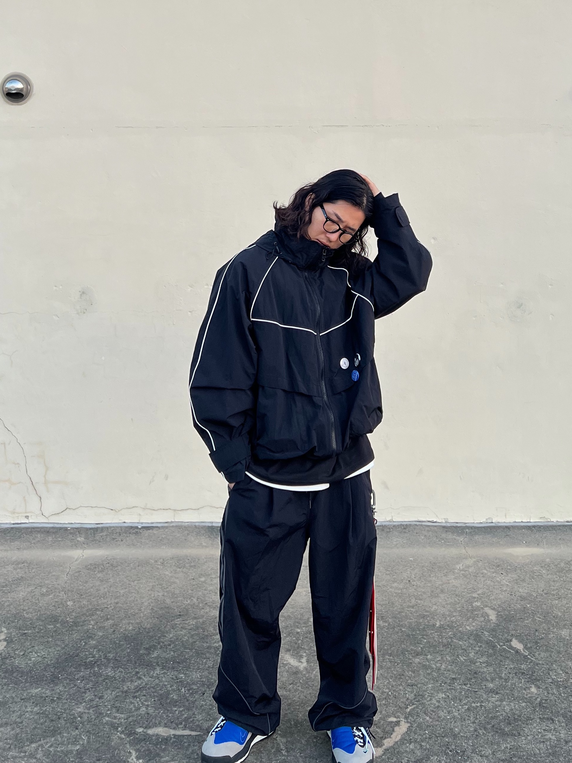 Nike x Sacai Magmascape SP Varsity Royal, Farfromwhat Far Pin Button & Safety Pin 착용 스타일 - 2