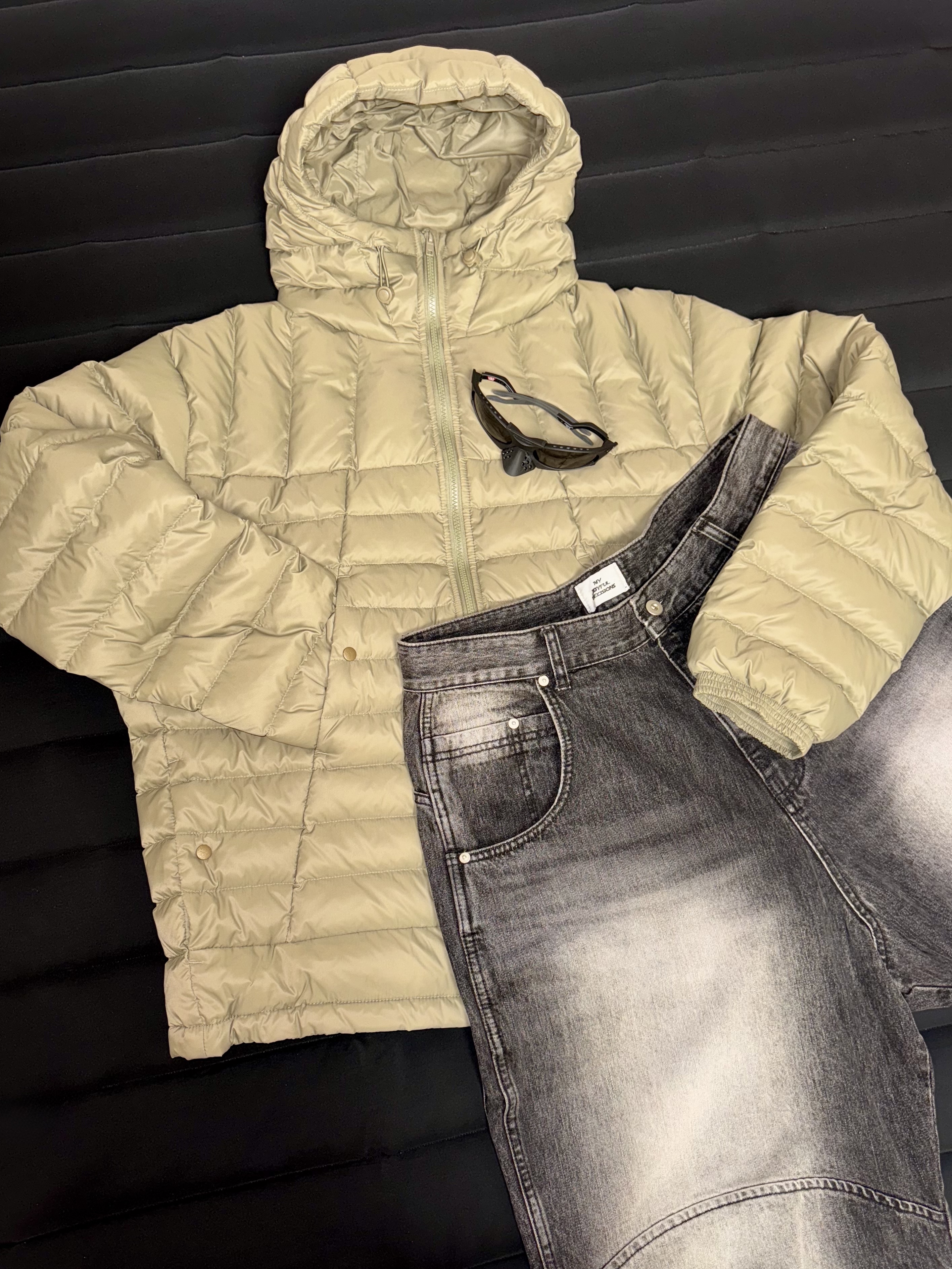 Oakley Plantaris Matte Black Frame Prizm Grey Lenses Regular Universal Fit, MJD 3D Knee Denim Pants Black 착용 스타일