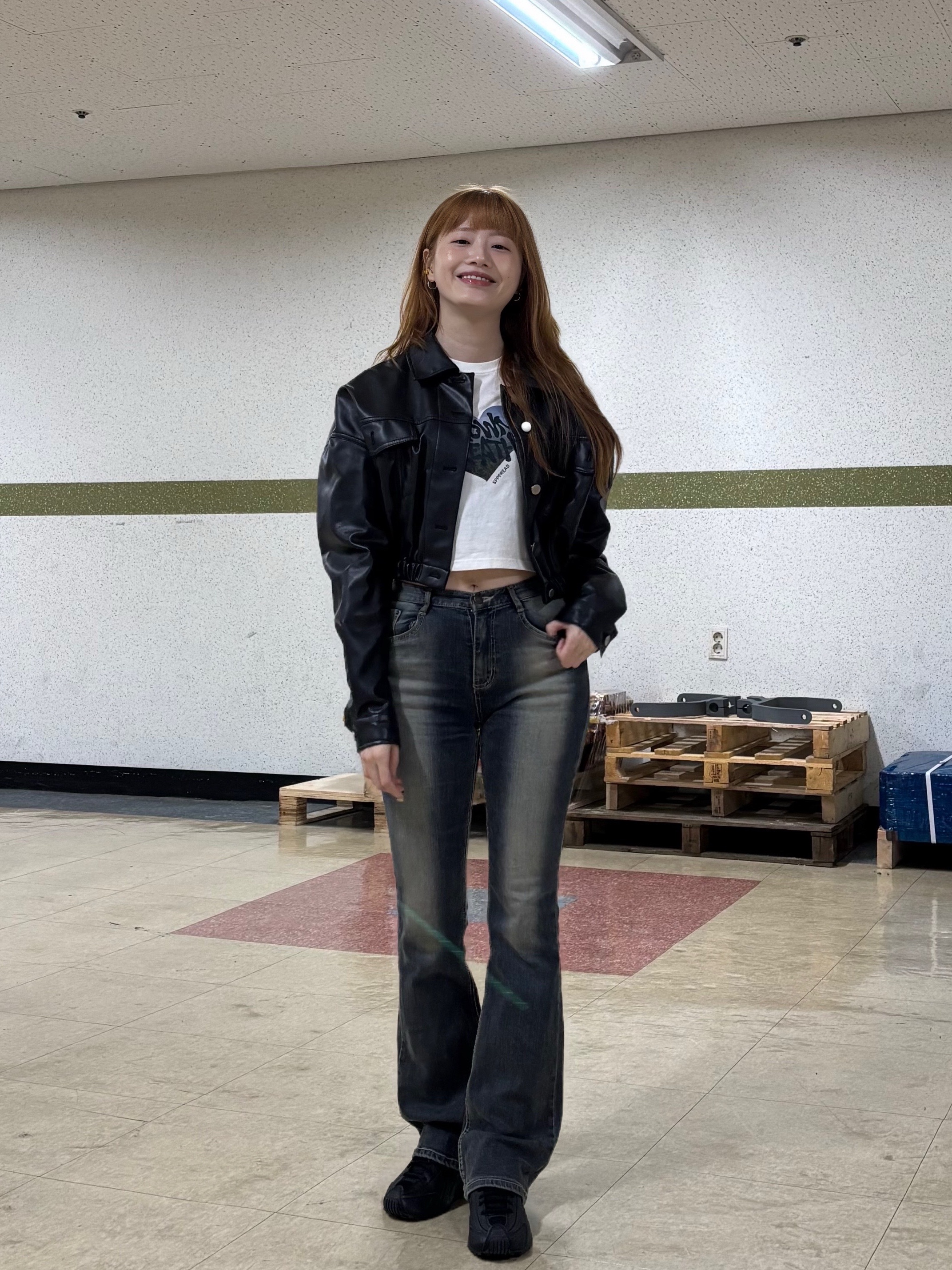 (W) Nike Shox R4 Black 착용 스타일 - 1